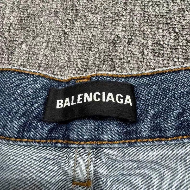 Balenciaga Balenciaga Distressed Wash Denim Pants-2505 Size US 30 / EU 46 - 4 Thumbnail
