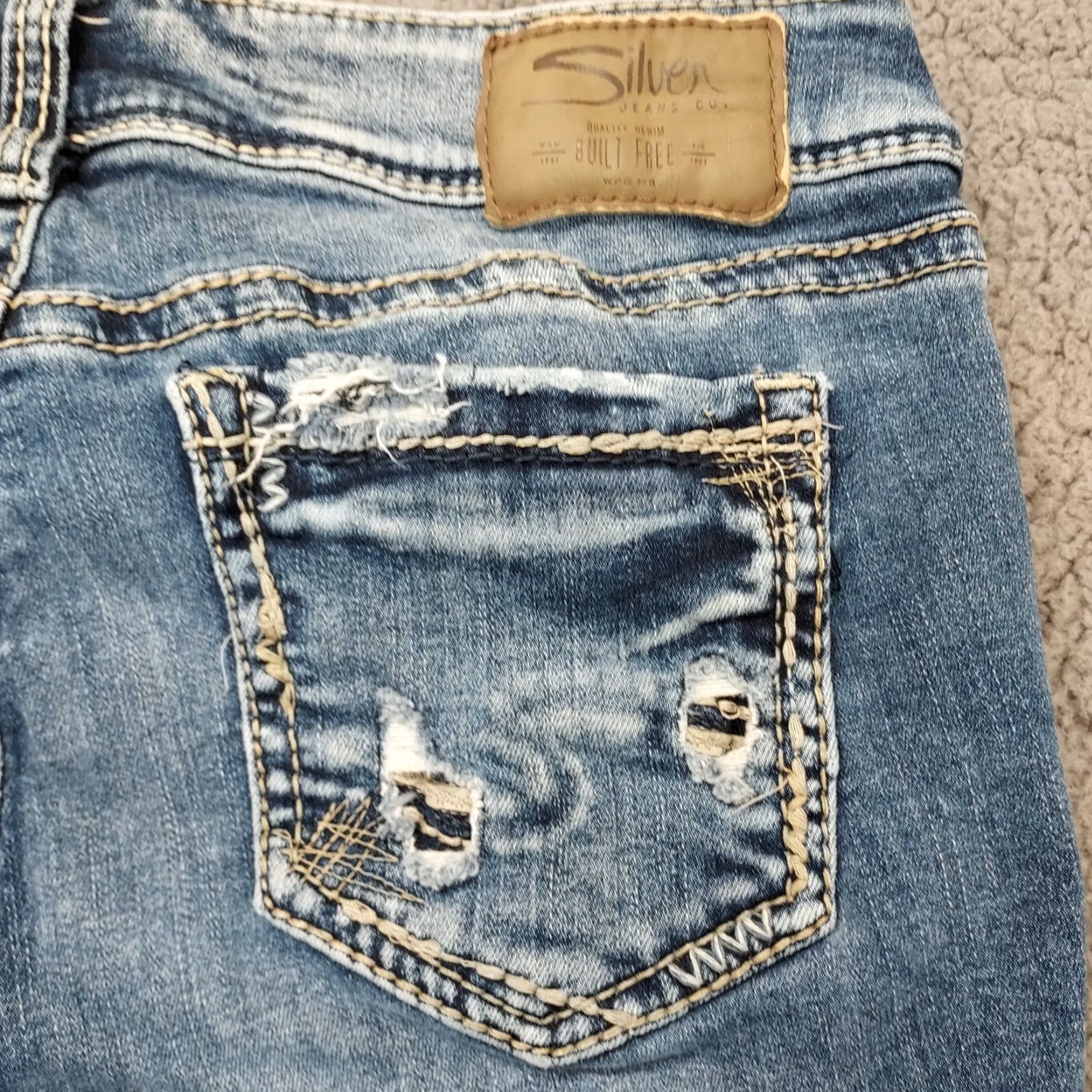 Silver Jeans Co. Silver Jeans Elyse Capri Jeans Women's 29 Regular Medium Wash Blue Denim Distressed Capris Size 29" - 2 Thumbnail