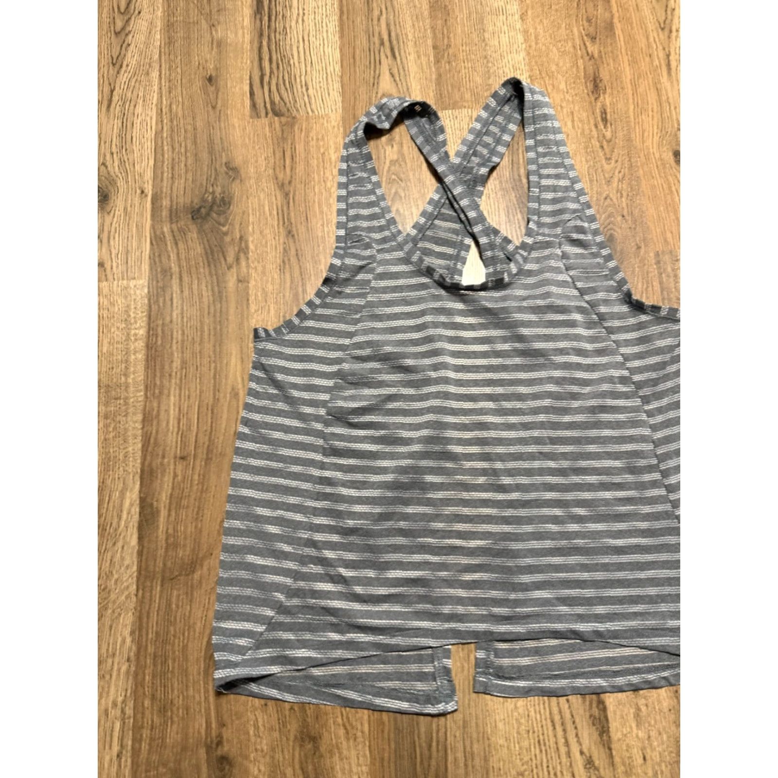Vintage Zyia Active Shirt Women's Medium Gray Striped Open Back Tank Top Activewear Size M / US 6-8 / IT 42-44 - 3 Thumbnail