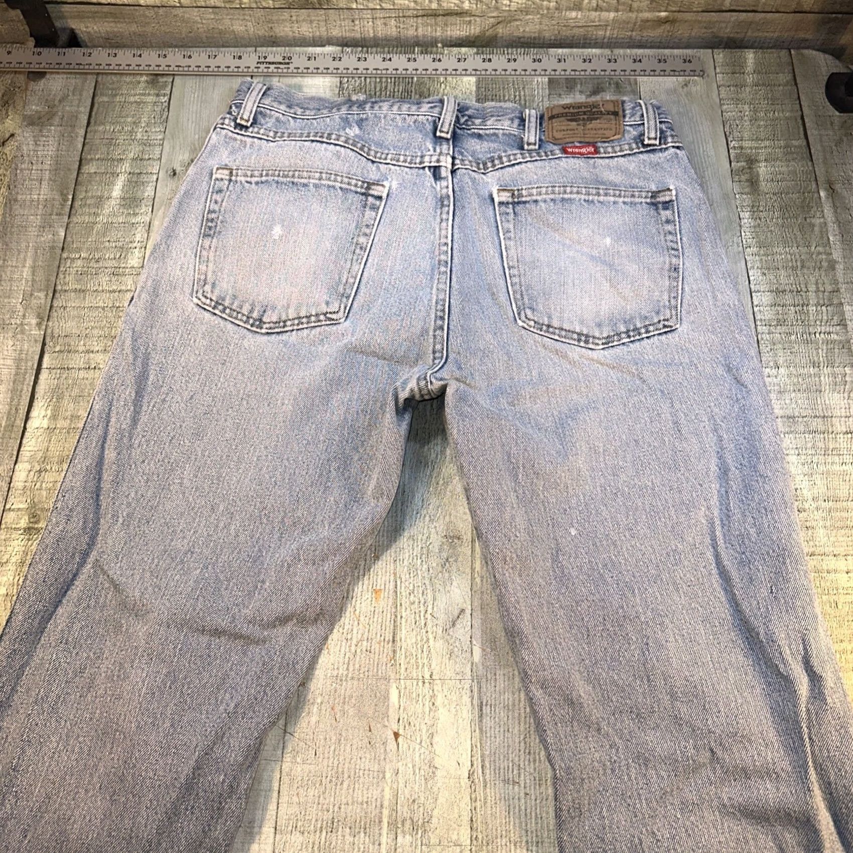 Wrangler VINTAGE Wrangler Jeans 34x32 Light Wash USA Made Red Tag Premium Quality Denim jeans Mens 34 34x32 Light Blue Red USA Wrangler Size US 34 / EU 50 - 7 Thumbnail