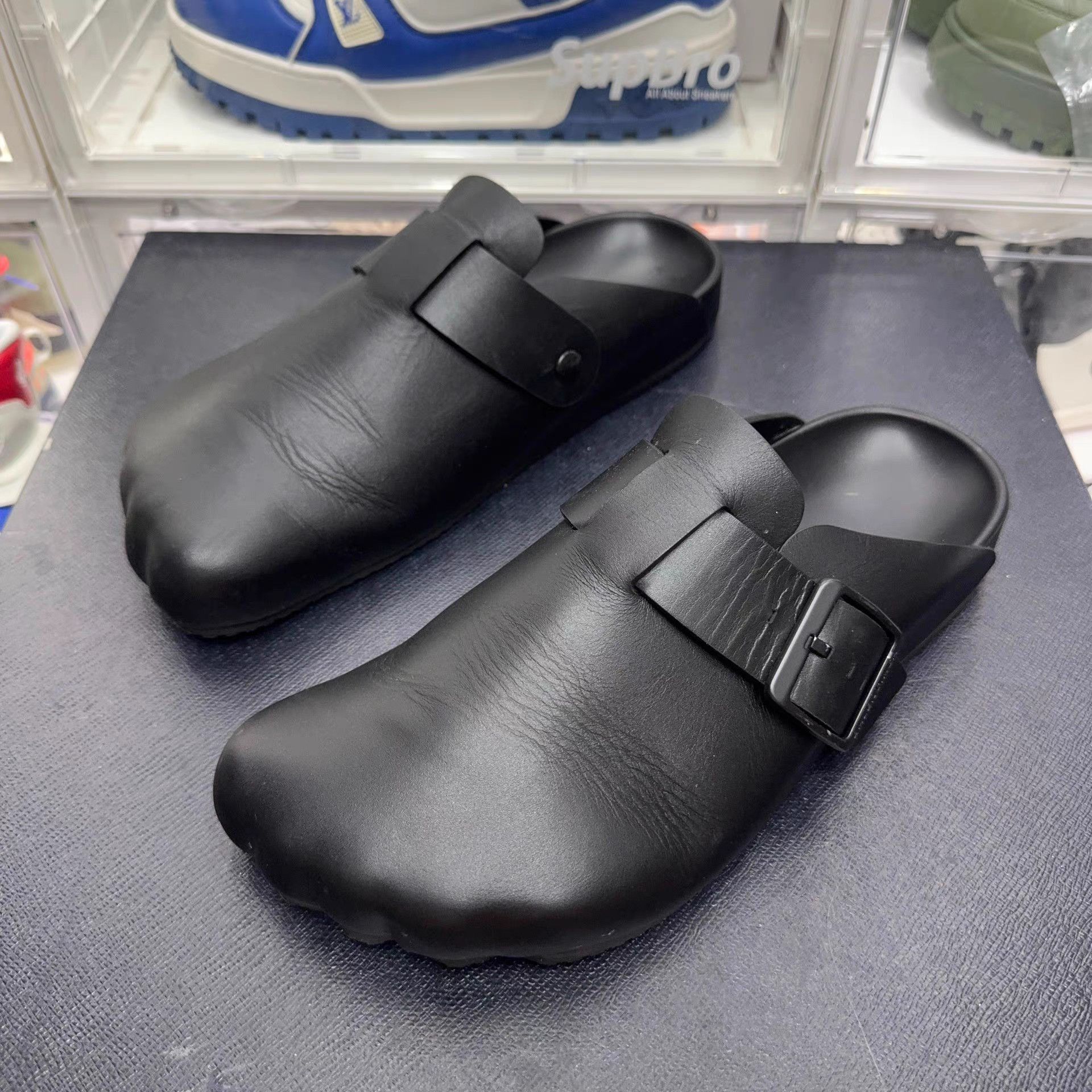 Balenciaga Summer 24 Black Leather Flat Mules | Grailed