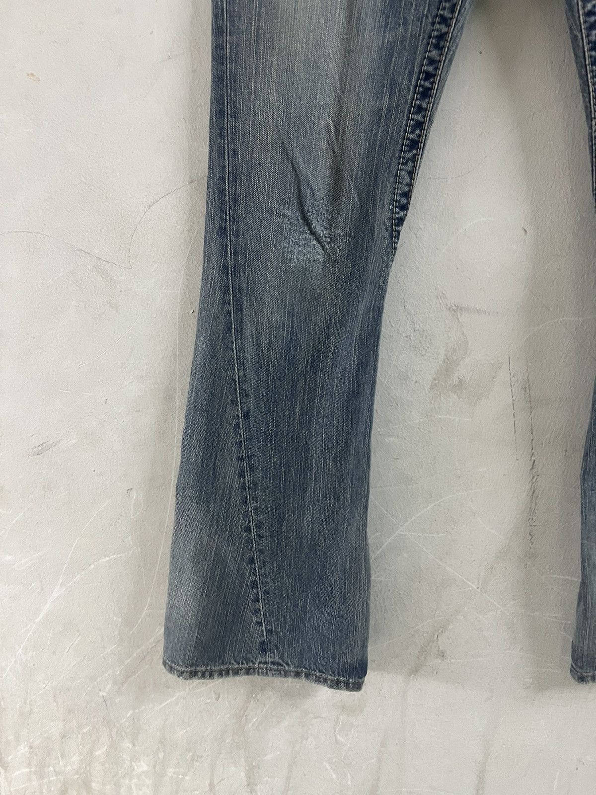 Designer × Japanese Brand FLARED LOW RISE SEVEN TEEN DISTRESSED DENIM PANT Size US 29 - 3 Thumbnail
