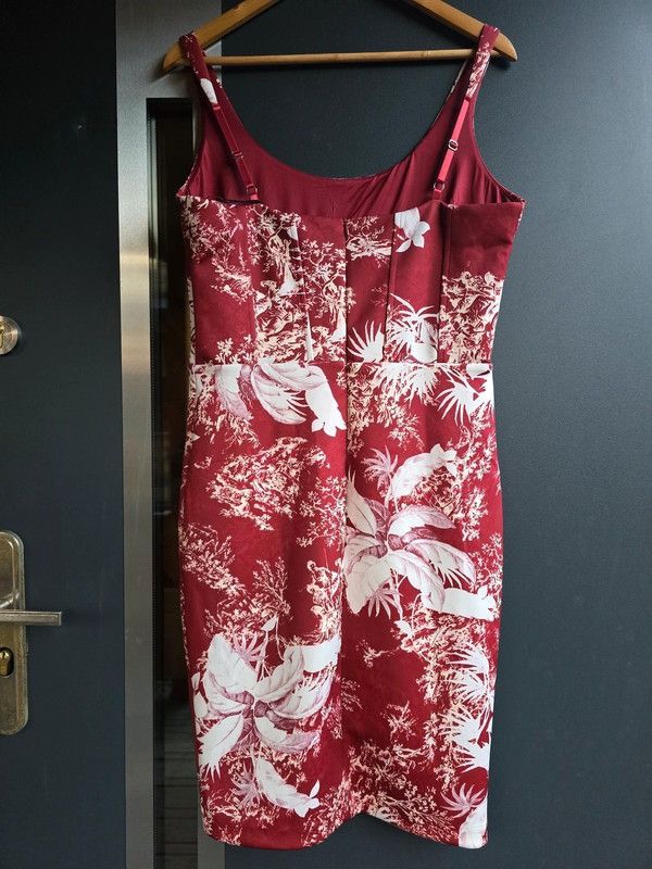 Guess Stunning sleeveless midi bodycon dress with a floral pattern Size L / US 10 / IT 46 - 4 Thumbnail
