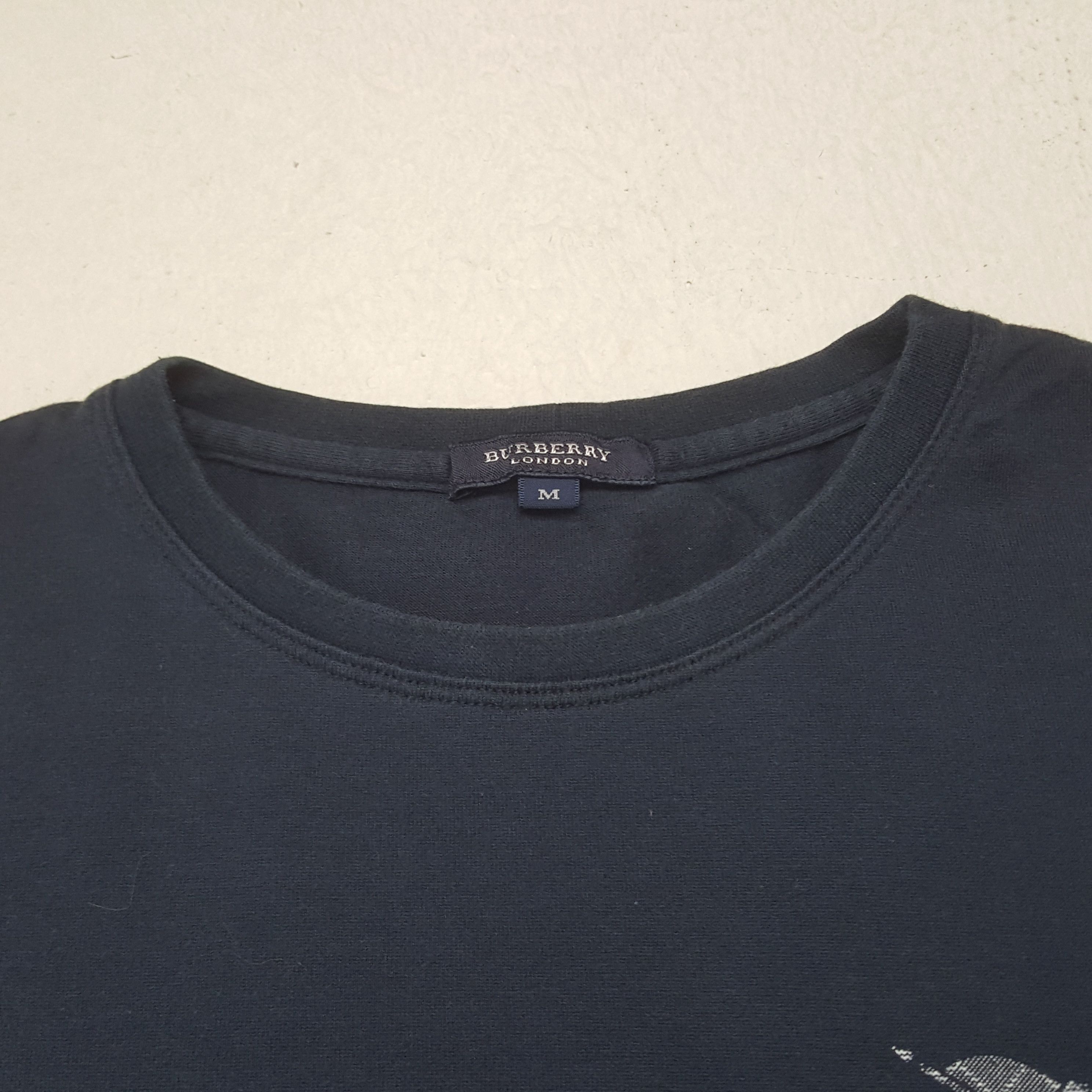Burberry × Japanese Brand × Vintage Vintage Burberry London Custom Spell Out Tshirt Size US M / EU 48-50 / 2 - 5 Thumbnail
