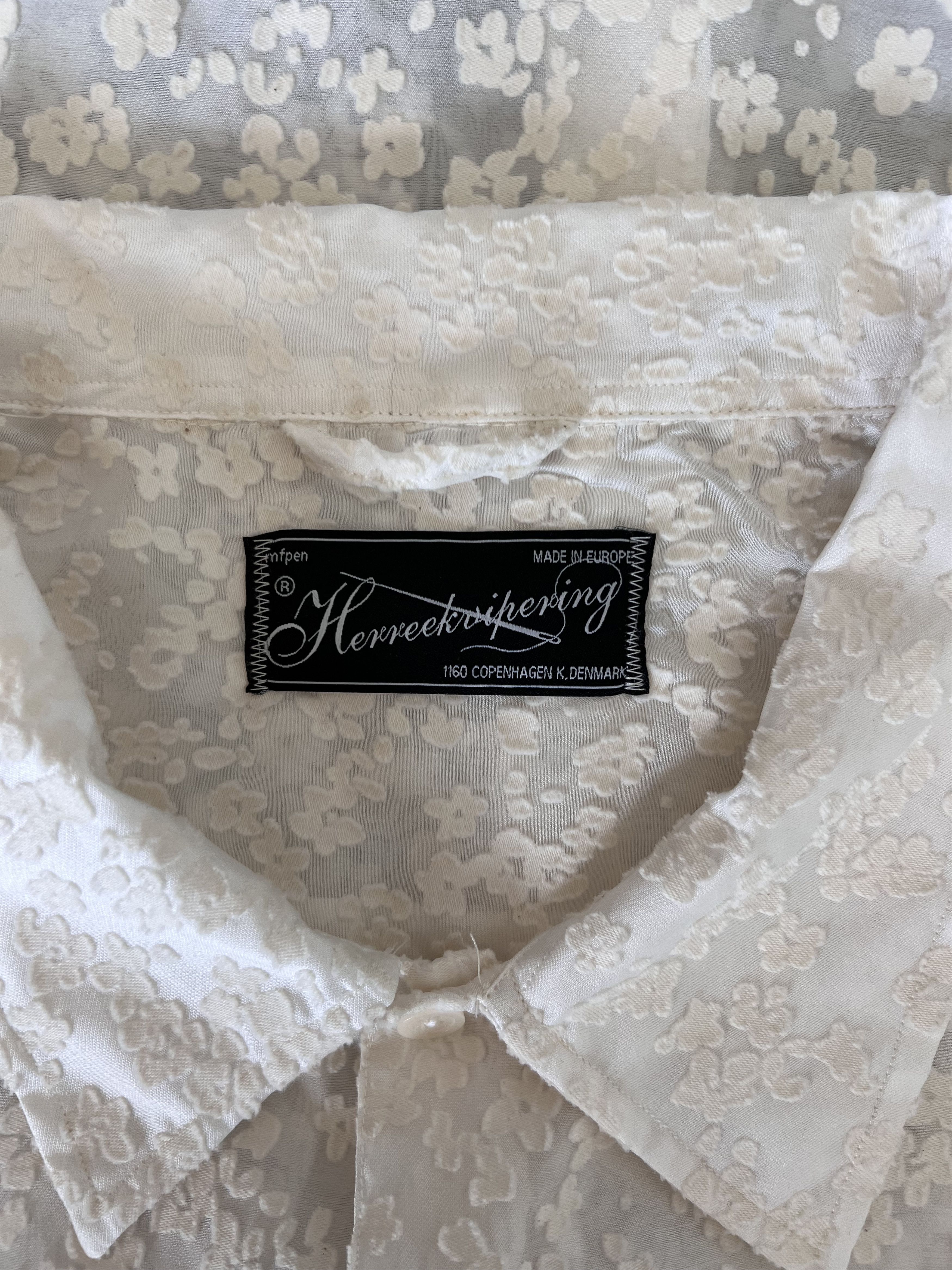 Mfpen mfpen Sheer Floral Holiday Button Up Shirt in White Size US XL / EU 56 / 4 - 7 Thumbnail