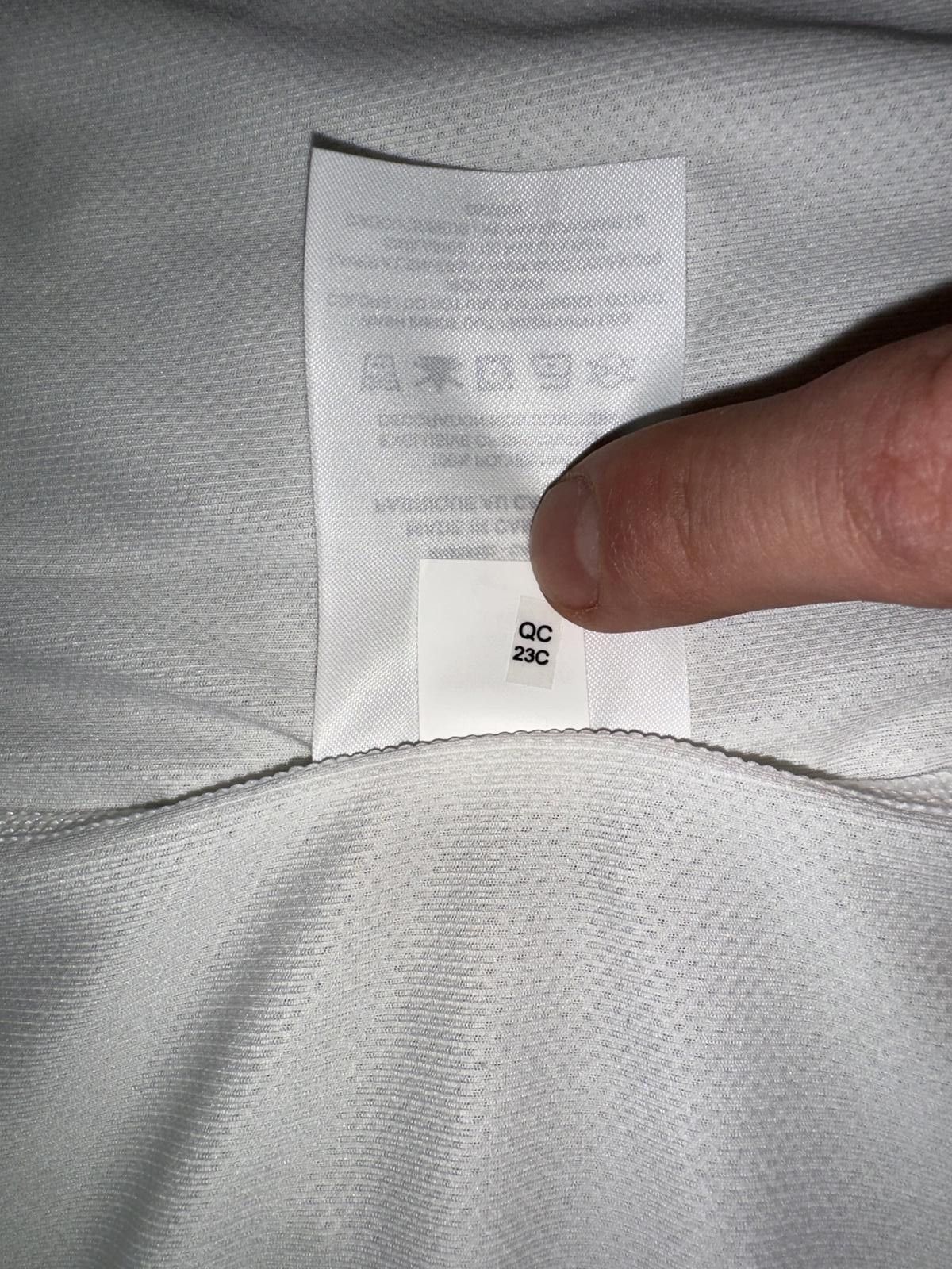 Nike Nike Men’s Hyper Dry White Short Sleeve T-Shirt Size US M / EU 48-50 / 2 - 4 Thumbnail