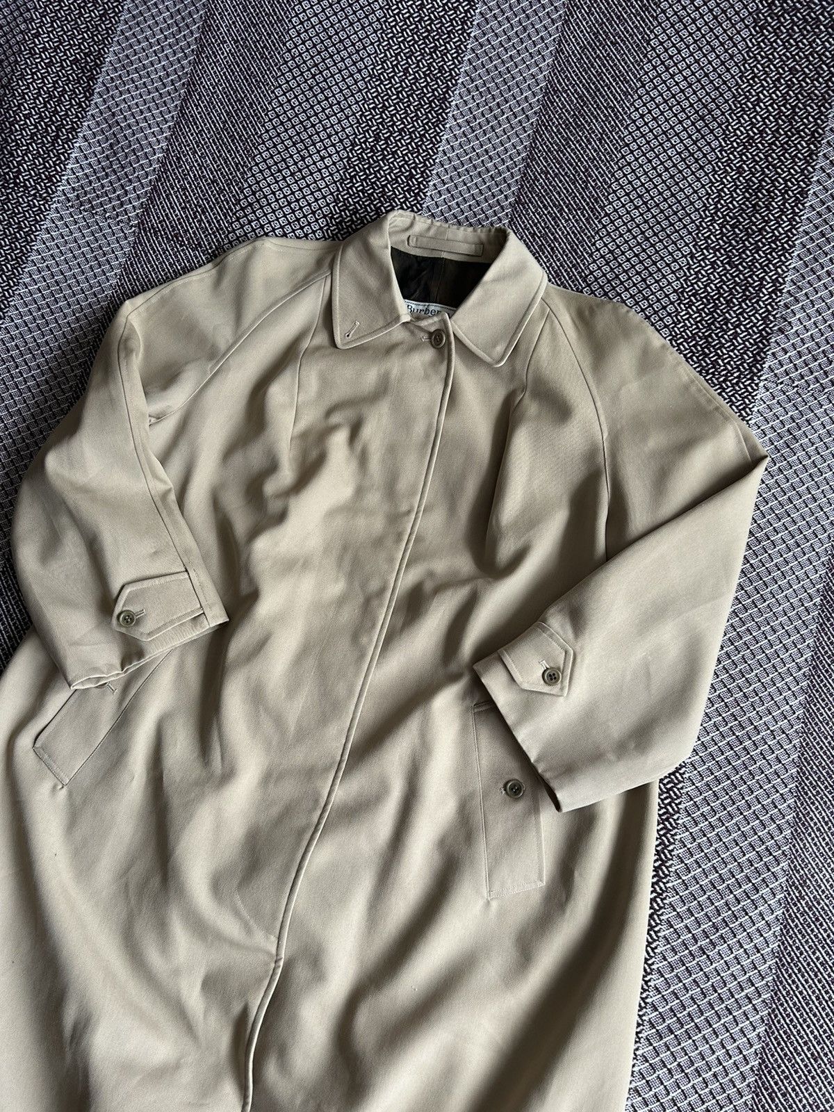 Burberry Vintage Burberrys 90s Heavy Trench Coat Mens Solid Style Size US XL / EU 56 / 4 - 2 Thumbnail