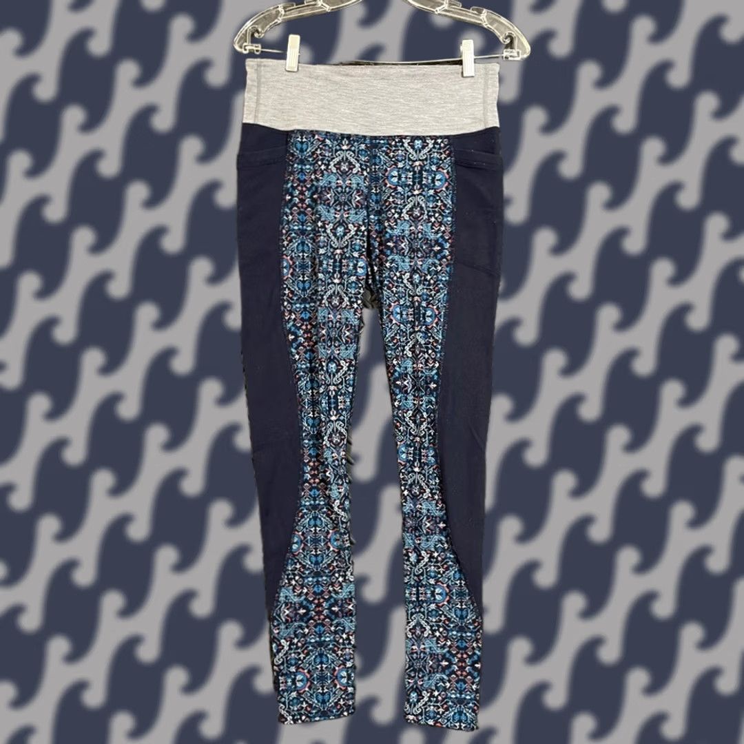 Athleta Athleta Medium High Rise Geometric Print Yoga Workout Leggings with Pockets Size 32" / US 10 / IT 46 - 1 Thumbnail