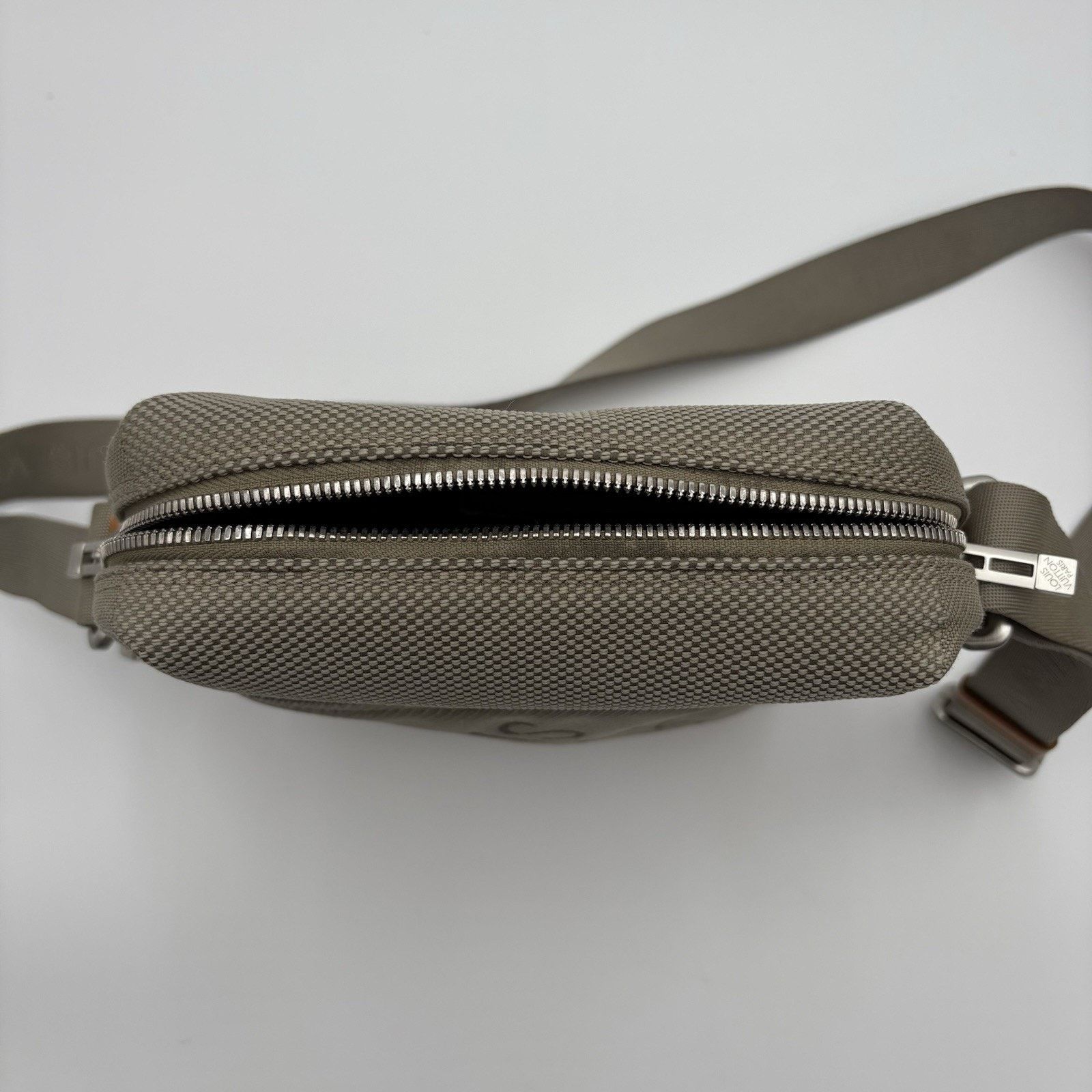 Louis Vuitton Louis Vuitton Canvas Damier Geant Citidan Shoulder Bag GOOD! Size ONE SIZE - 16 Thumbnail