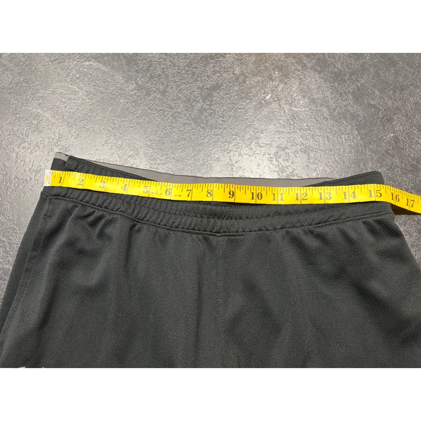 Under Armour Under Armour ColdGear Men's Sweatpants Large Black Jogging Activewear Drawstring Size US 33 - 5 Thumbnail