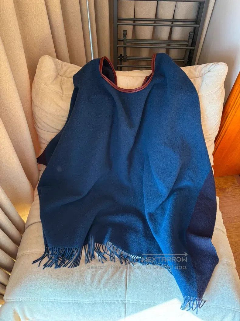 Hermes Hermes Cashmere cloak/shawl/poncho Size M / US 6-8 / IT 42-44 - 2 Thumbnail