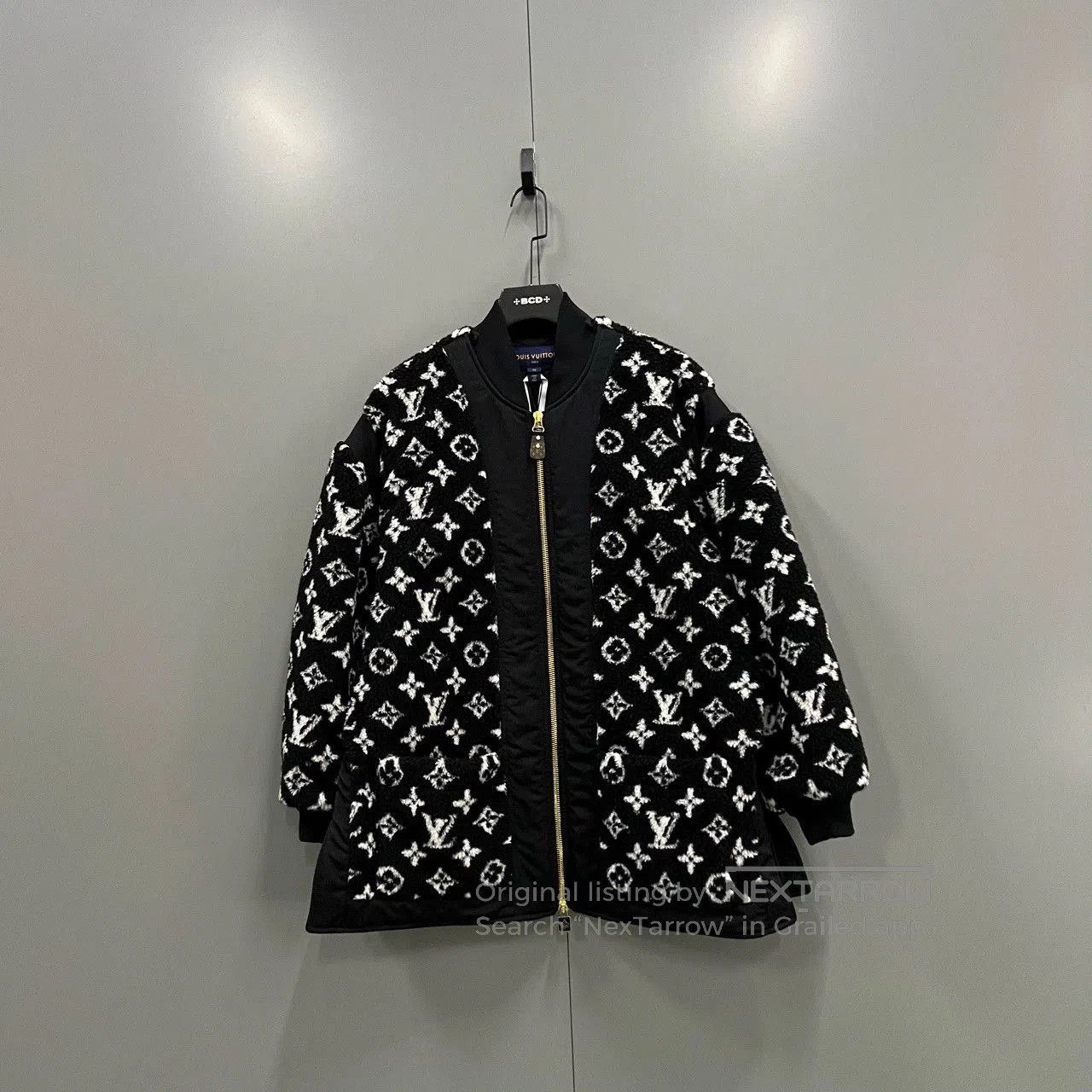 Louis Vuitton louis vuitton monogram logo jacket size 40. Size US M / EU 48-50 / 2 - 1 Thumbnail