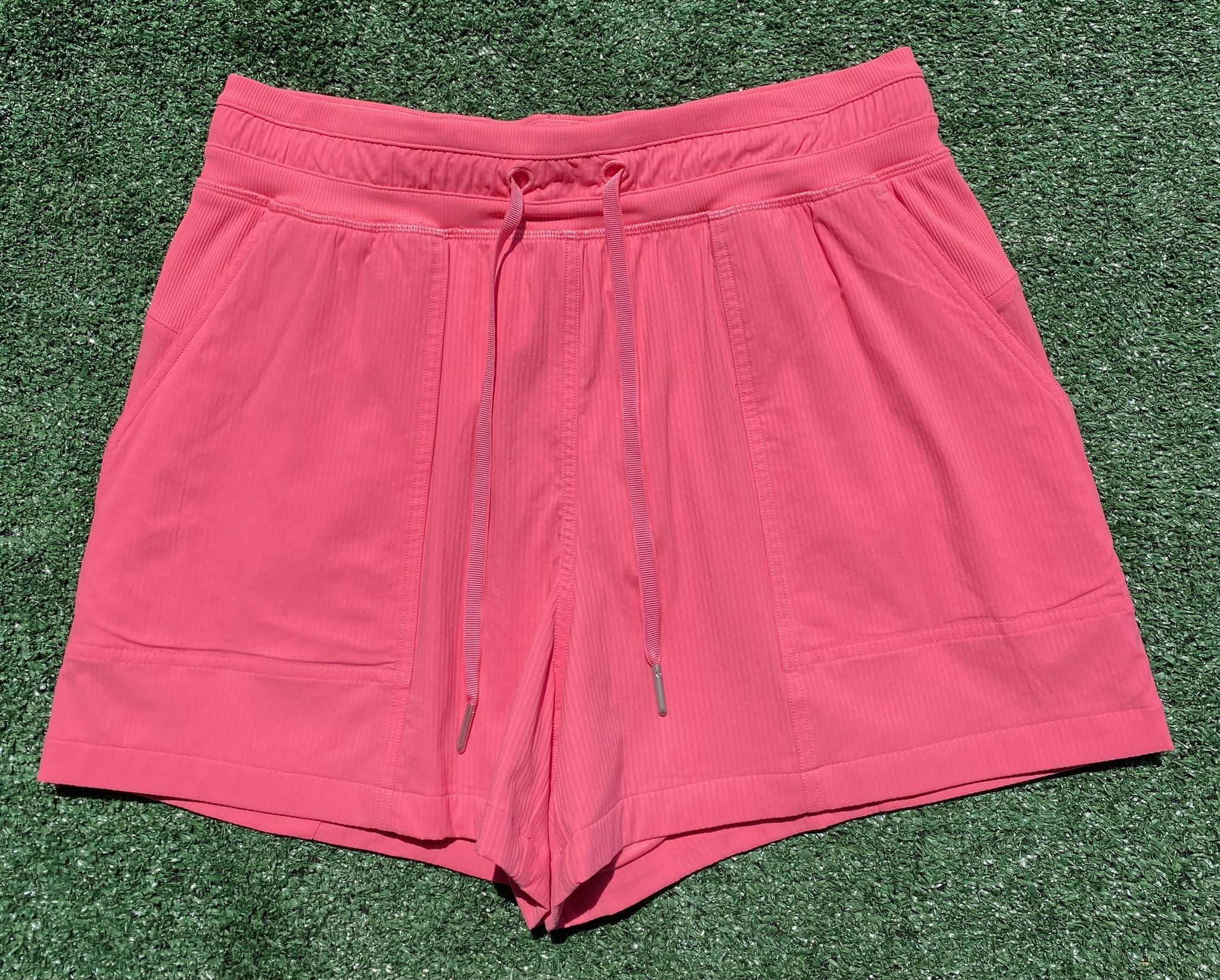 Lululemon Lululemon Dance Studio High-Rise 3.5" Pink Lined Shorts 6 Size 29" - 1 Thumbnail