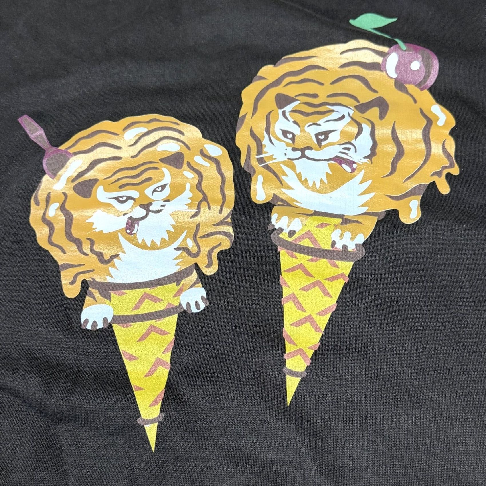 Vintage Icecream Sweatshirt Mens 2XL Black Tiger Ice Cream Cones Graphic Fleece Pullover Size US XXL / EU 58 / 5 - 3 Thumbnail