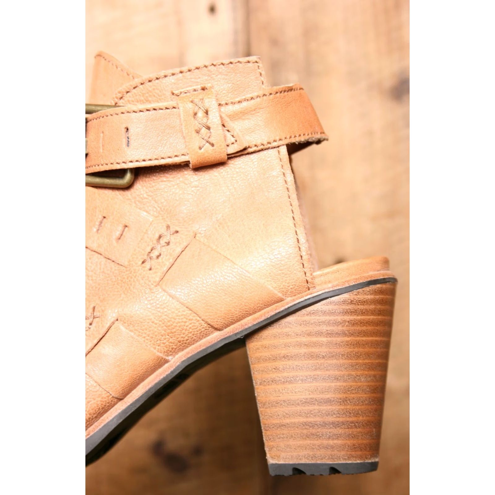 SOREL SOREL Nadia Camel Brown Leather 3" Stacked Heel Buckle Strap Sandals Sz 7.5 Womens Sandal Strappy Leather Heel 3" Brown 7.5 Size US 8 / IT 38 - 6 Thumbnail