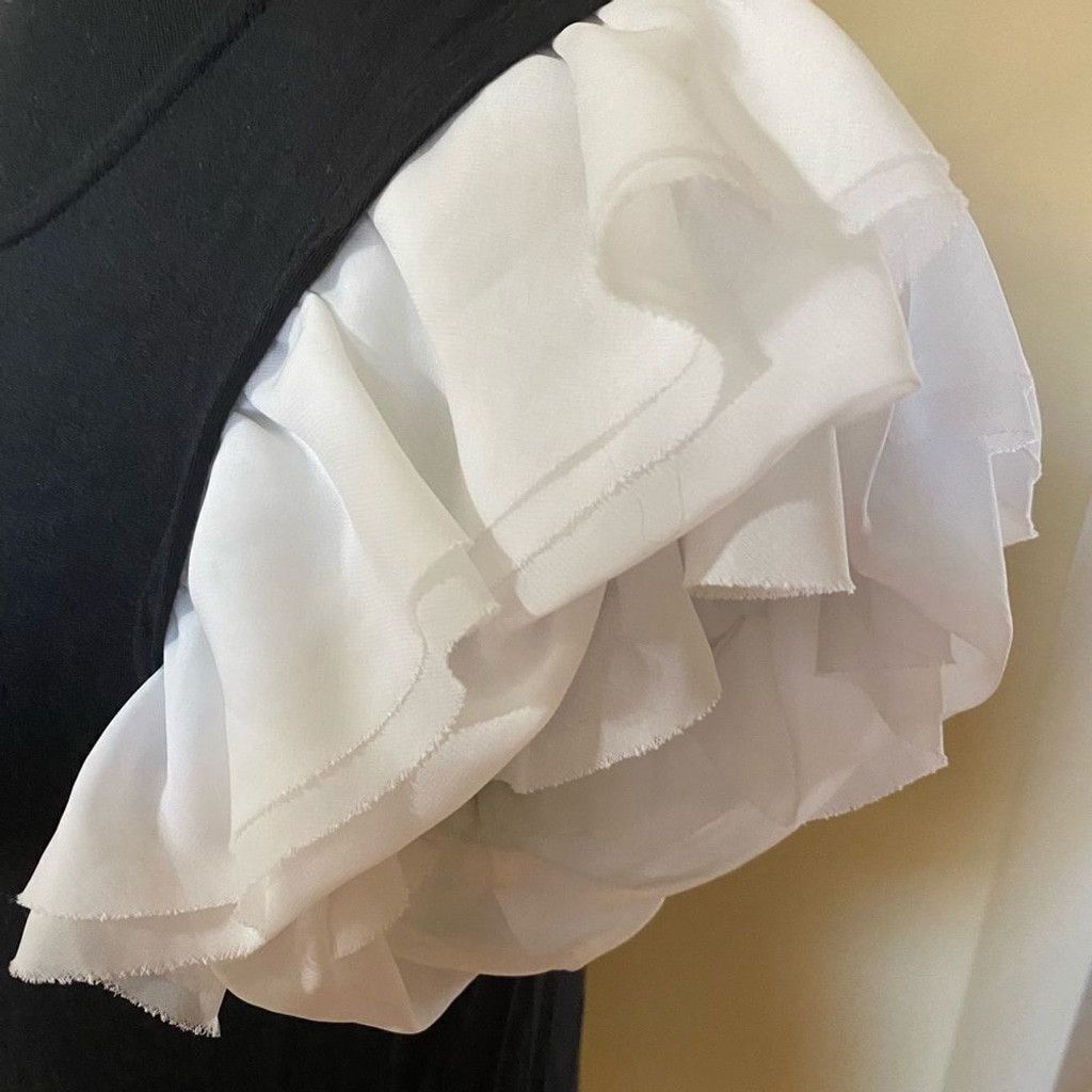 Victoria's Secret Victoria's Secret XS Black Top – White Layered Puff Sleeves Size XS / US 0-2 / IT 36-38 - 4 Thumbnail