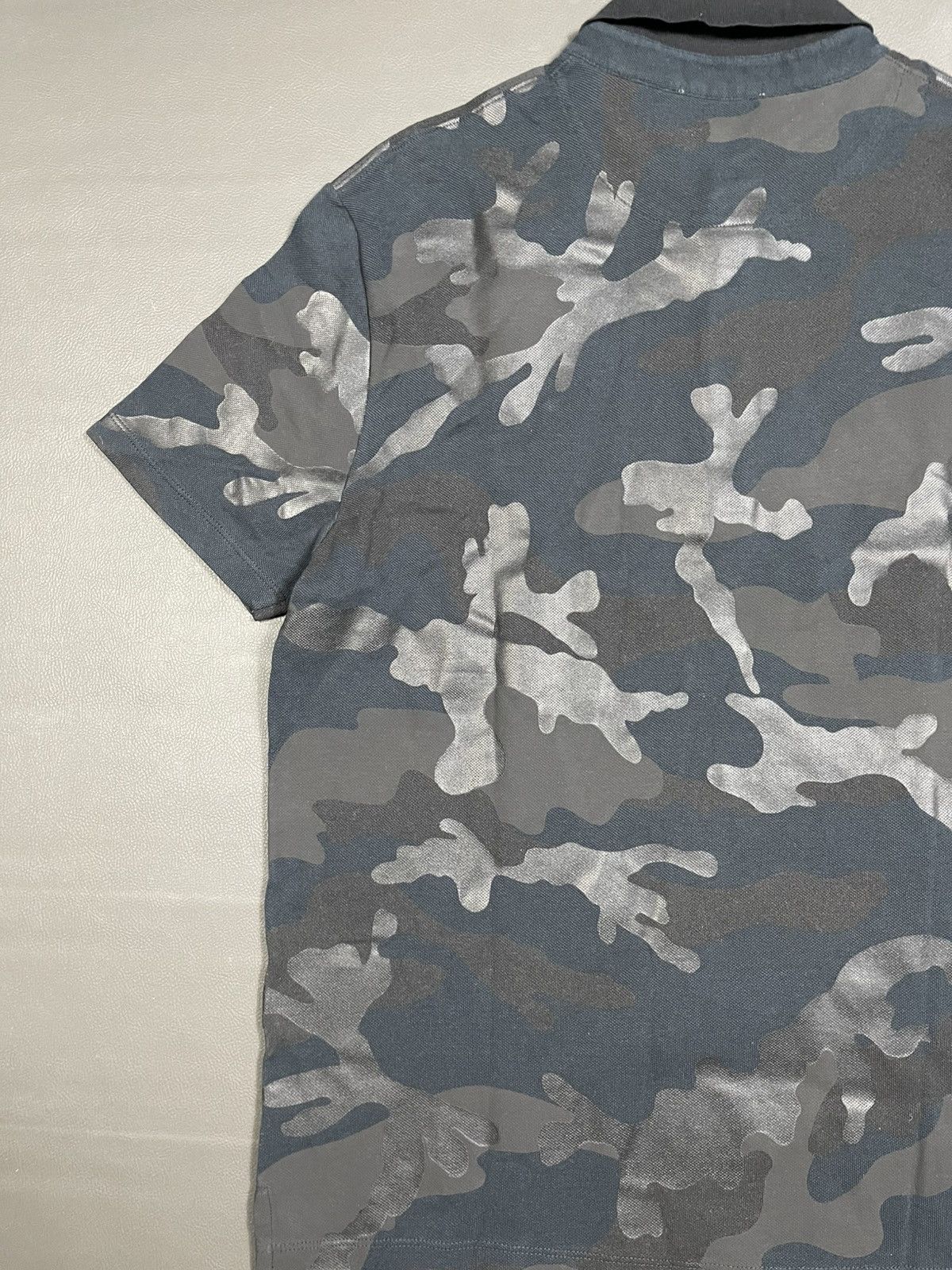 Valentino Valentino Garavani camouflage piqué polo shirt Size US M / EU 48-50 / 2 - 7 Thumbnail