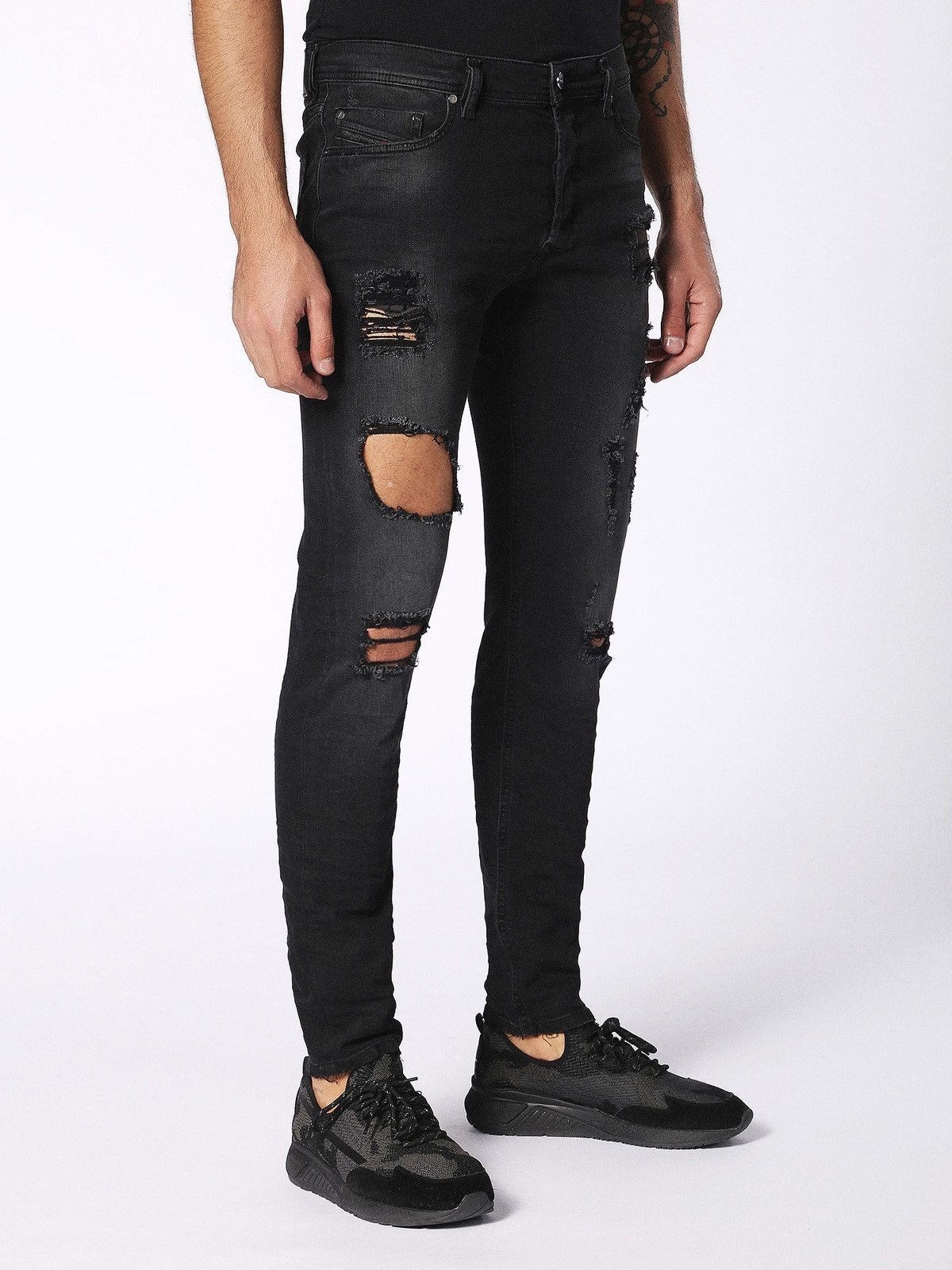 Diesel Tepphar Slim-Carrot Stretch Destroyed Jeans