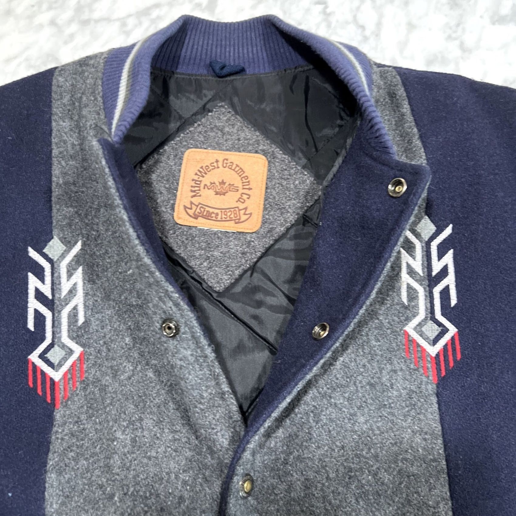 Vintage VINTAGE Mid-West Garment Co. Jacket Geometric Wool Lined Aztec Embroidered Snap Pockets Mens Large Jacket Size US L / EU 52-54 / 3 - 4 Thumbnail