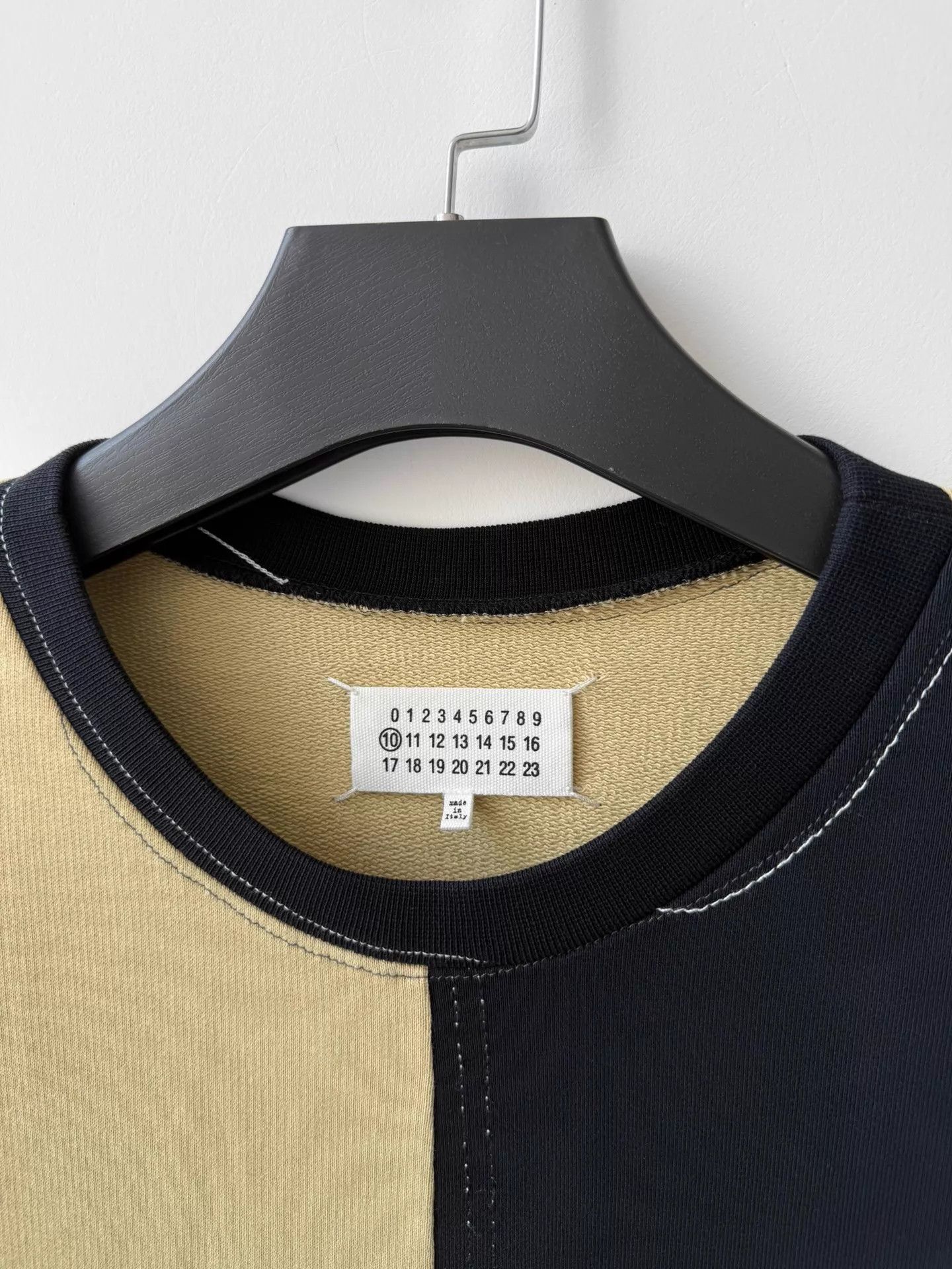 Maison Margiela Maison Margiela A/W17 Color Blocked Oversized Sweatshirt Size US S / EU 44-46 / 1 - 5 Thumbnail