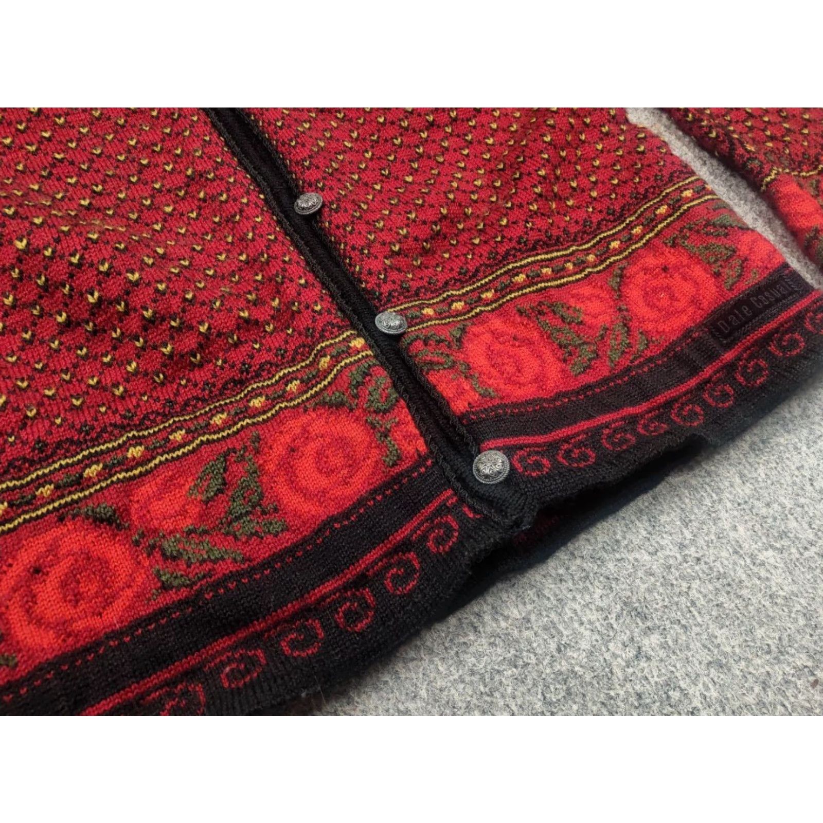 Dale Of Norway VINTAGE Dale of Norway Wool cardigan Sweater Size M / US 6-8 / IT 42-44 - 6 Thumbnail