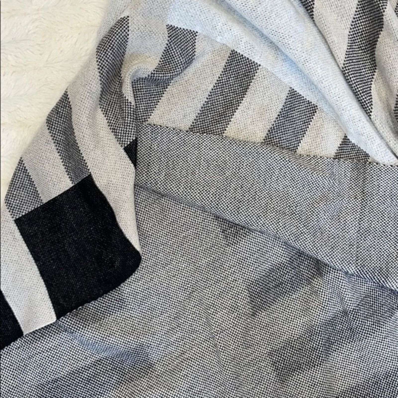 Other Joseph A Modern Plaid Striped Cape Cardigan | Size OS Size ONE SIZE - 5 Thumbnail