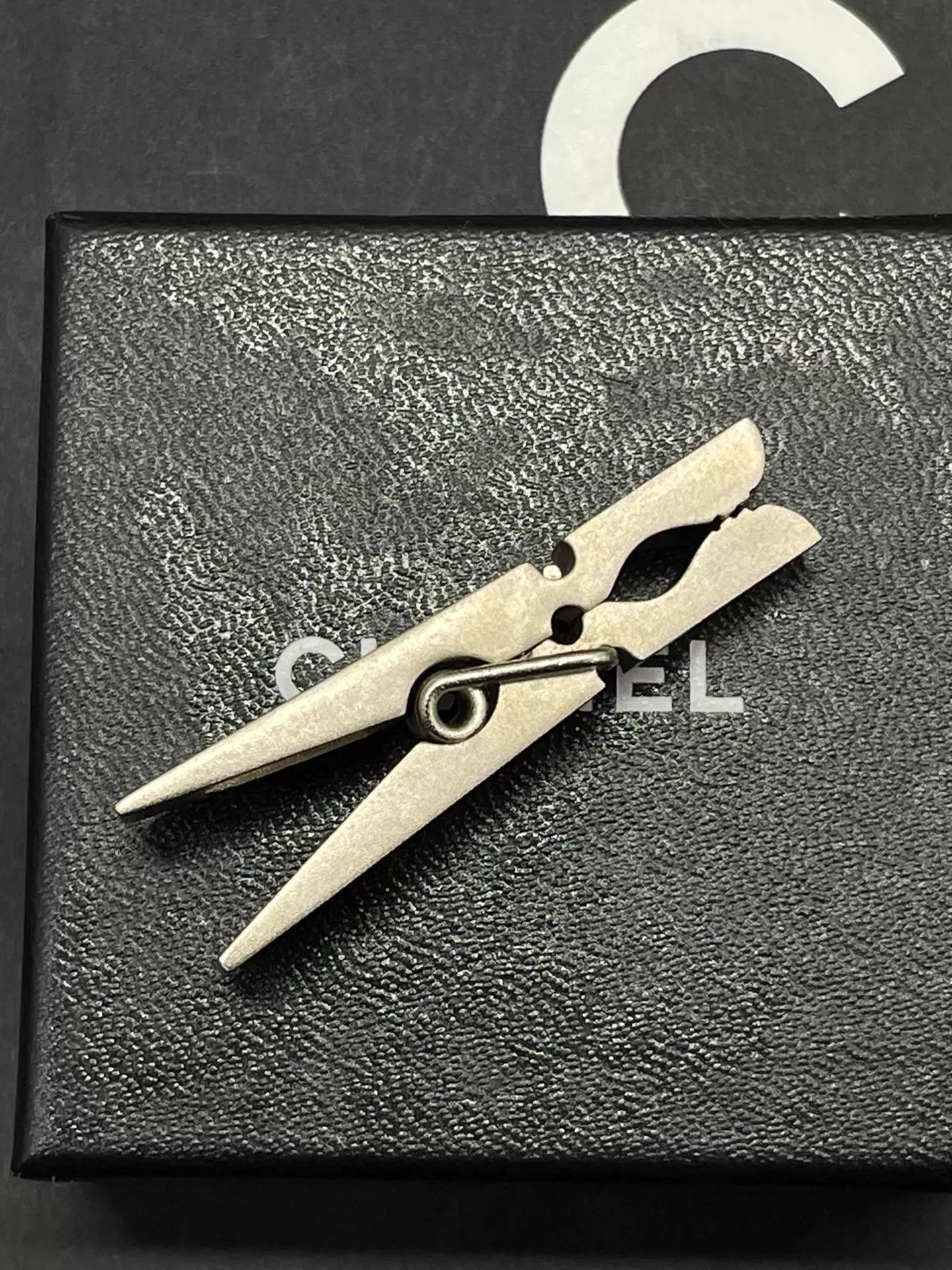 Chanel Chanel Vintage Clothespin-Style Small Clips Size ONE SIZE - 2 Thumbnail
