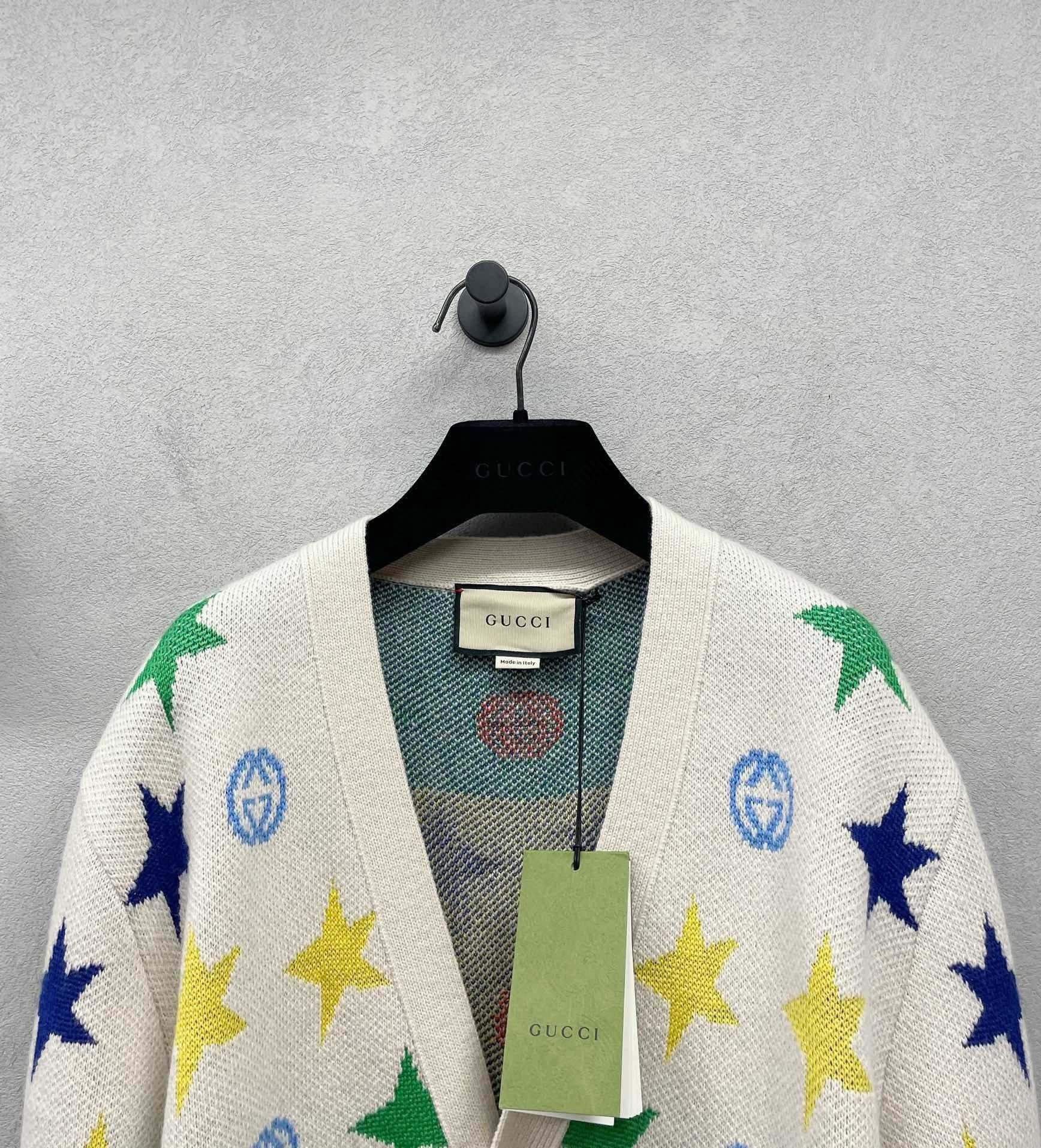Gucci Gucci Beige star cardigan sweater 2501-Nextarrow Size US L / EU 52-54 / 3 - 4 Thumbnail