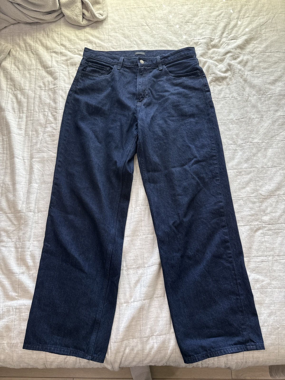 Uniqlo Uniqlo straight leg jeans size 33 Size US 33 - 1 Thumbnail