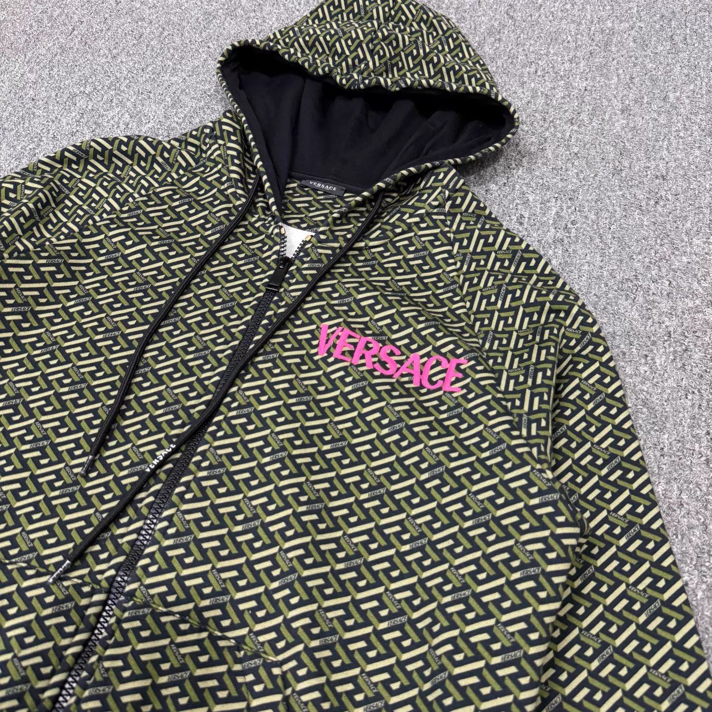 Versace Women's Versace Medusa Smiley Print Jacket 36 99N Size XS / US 0-2 / IT 36-38 - 3 Thumbnail