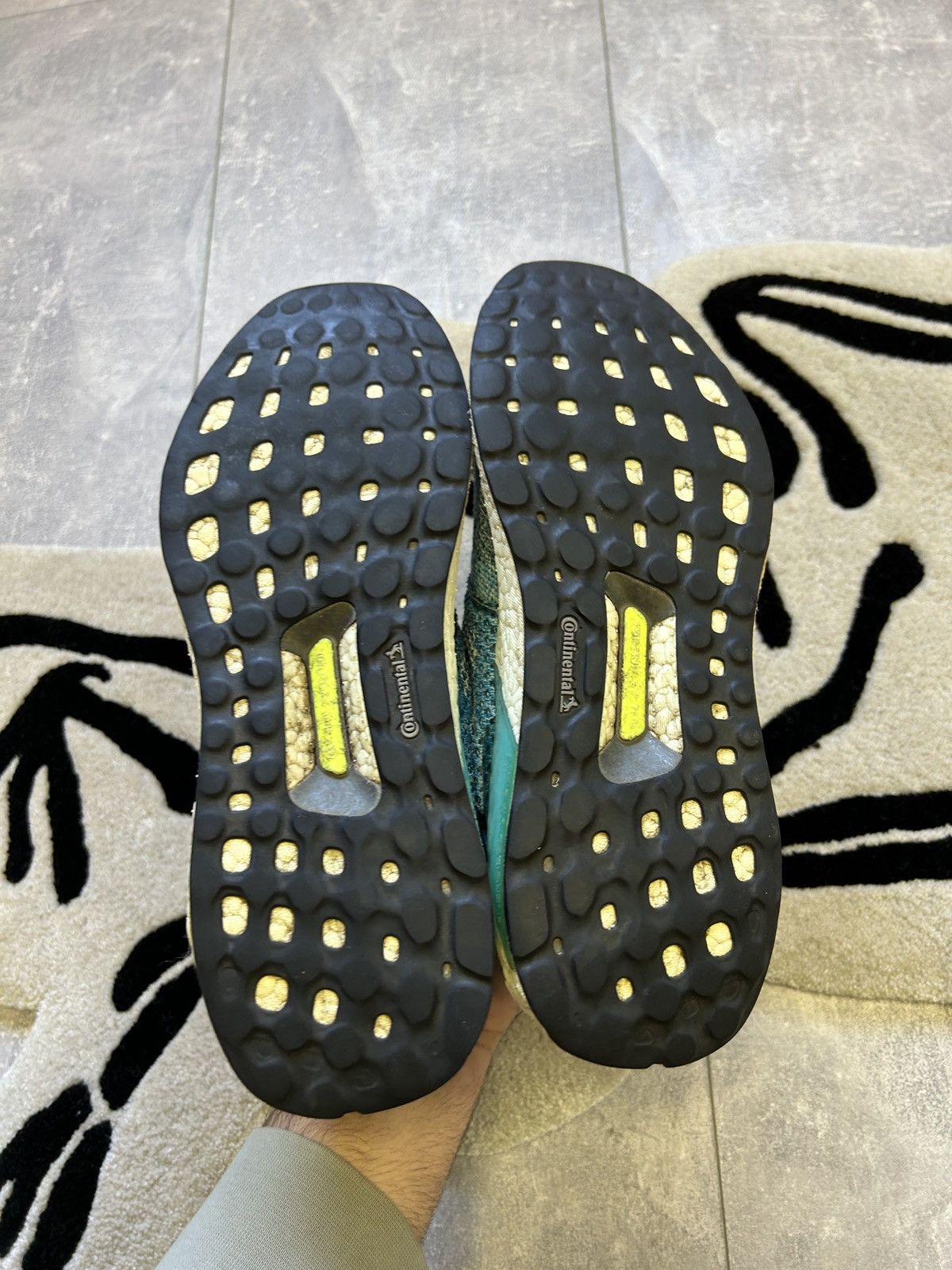 Adidas Women’s Adidas UltraBoost sneakers low top size 41 running Size US 9 / IT 39 - 11 Thumbnail