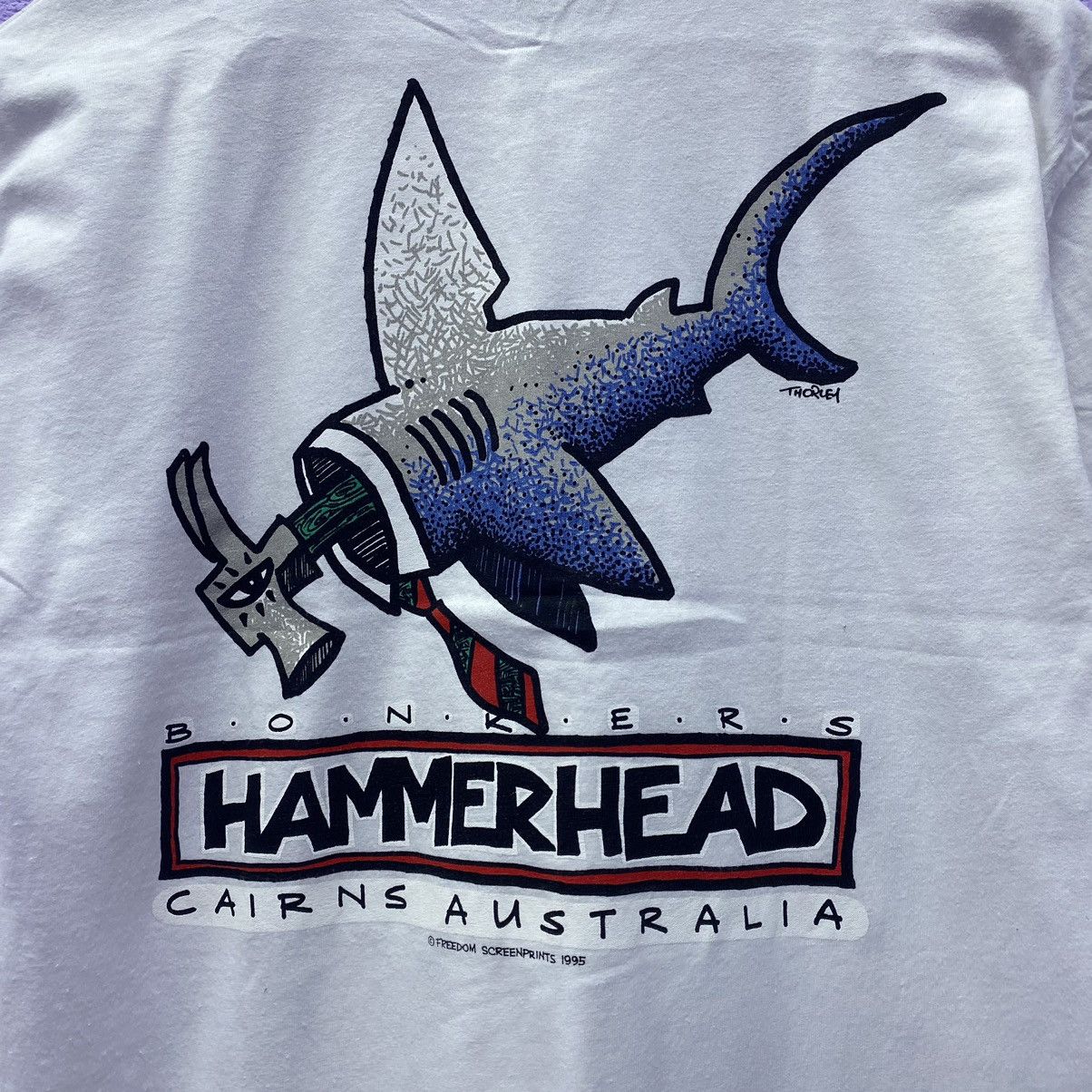 Vintage Vintage 1995 Bonkers Hammerhead Cairns Australia White Tee Size US S / EU 44-46 / 1 - 2 Thumbnail