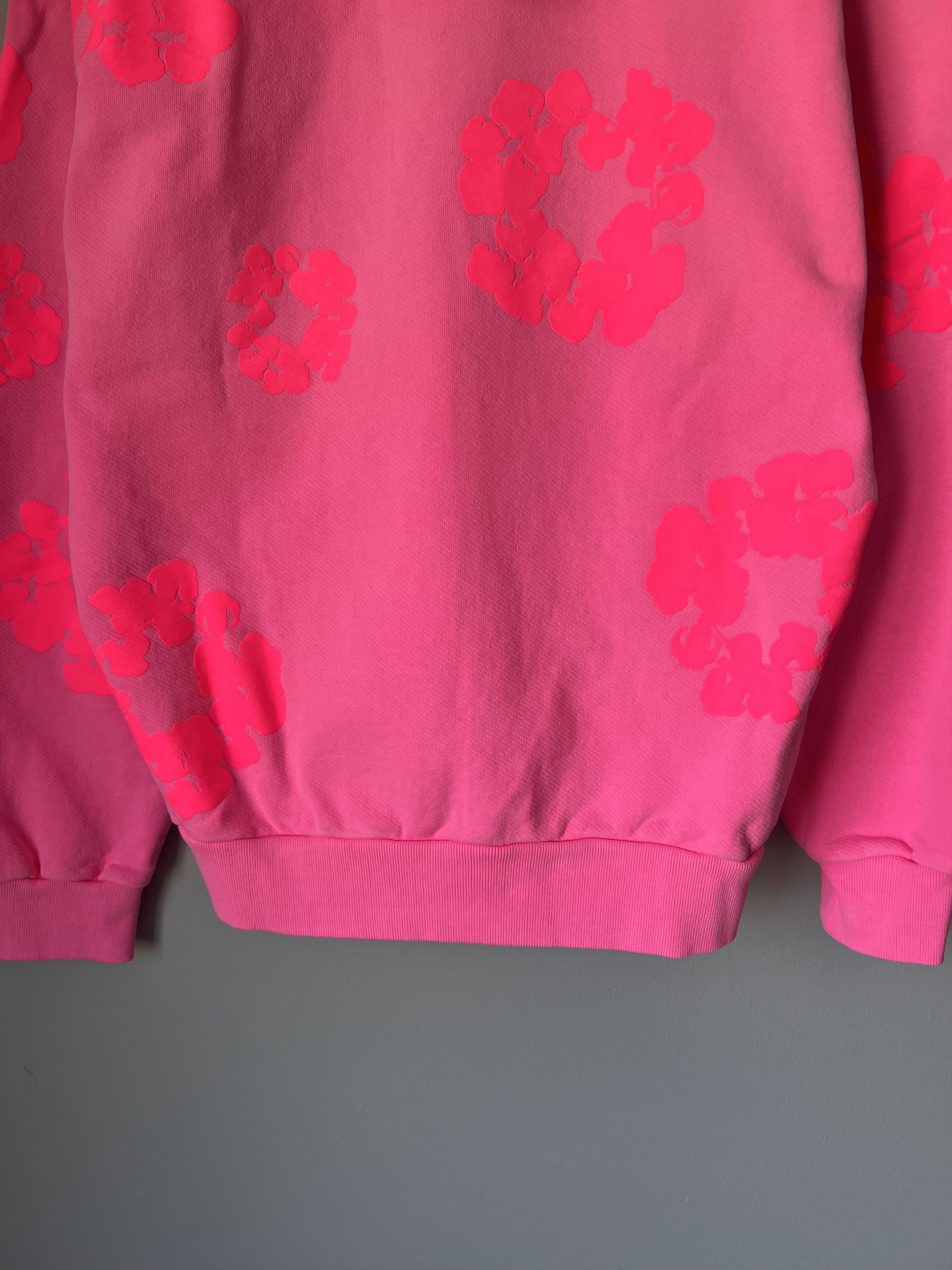 DENIM TEARS Denim Tears Mono Wreath Hoodie in Pink Size US M / EU 48-50 / 2 - 7 Thumbnail