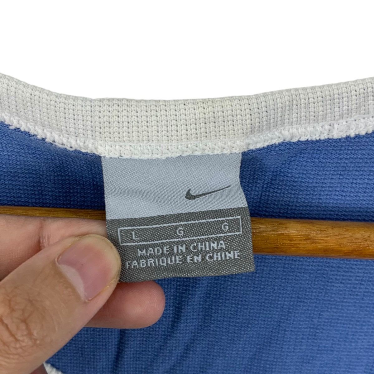 Nike Vintage NIKE SPORTSWEAR Embroidered Logo Tank Top Tee Shirt Size US L / EU 52-54 / 3 - 5 Thumbnail