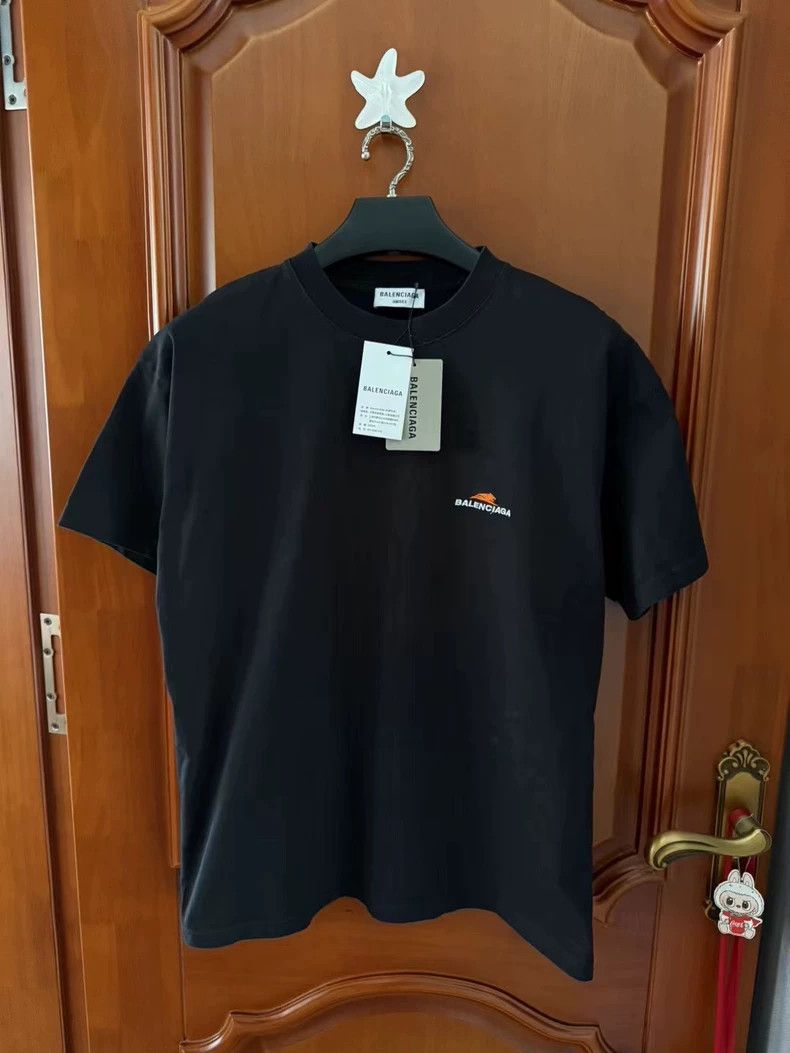 Balenciaga Limited embroidered logo short sleeves for the