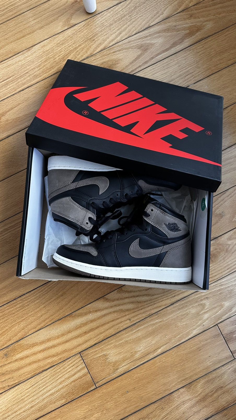 Nike Nike Air Jordan 1 Retro High Palomino Size US 6 / EU 39 - 1 Thumbnail