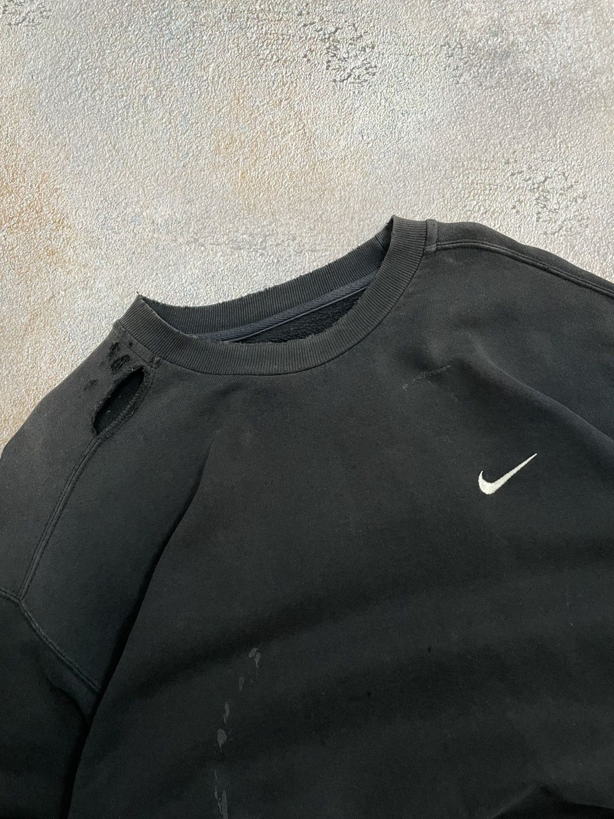 Nike Vintage Nike Small Swoosh Distressed Sweatshirt Size US L / EU 52-54 / 3 - 3 Thumbnail