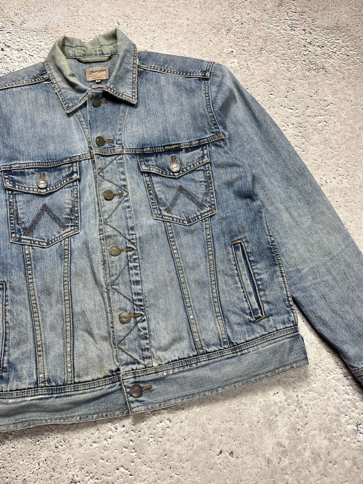 Wrangler Wrangler Distressed Denim Jacket Casual Fit M Size Size US M / EU 48-50 / 2 - 7 Thumbnail