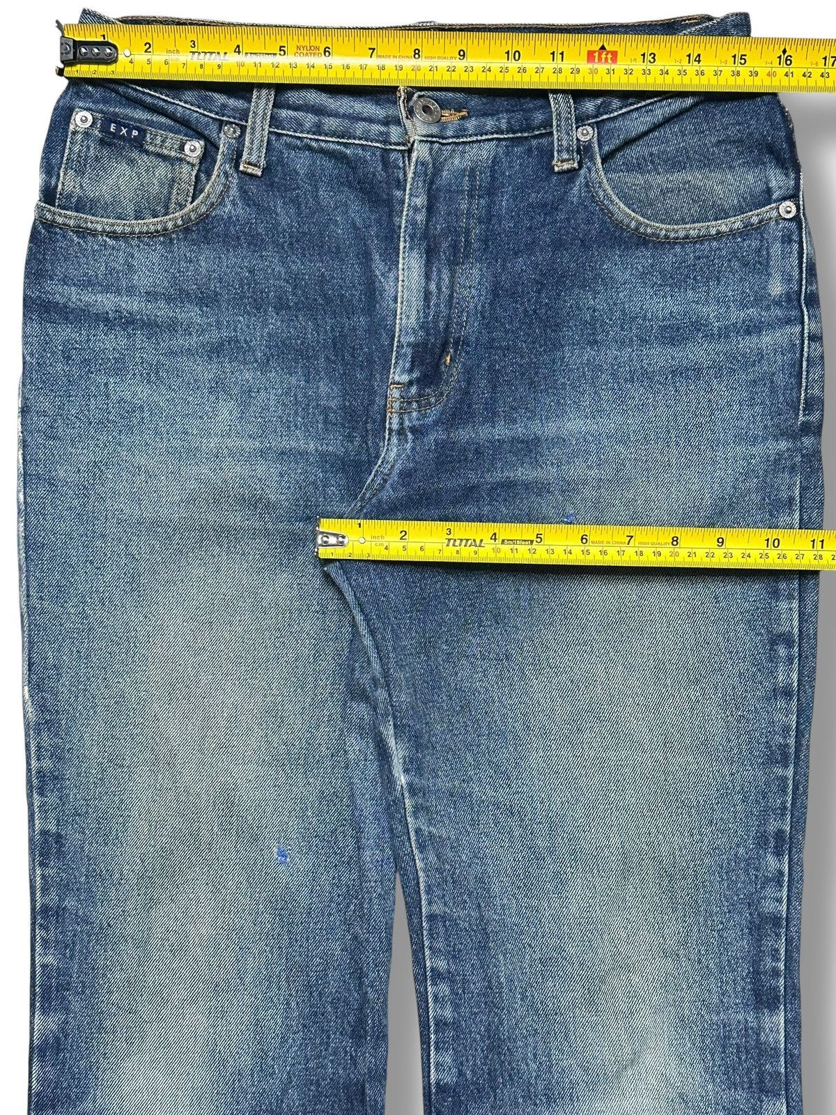Express Express Vintage With Straight Loose Style and Faded Wash Size US 31 - 14 Thumbnail