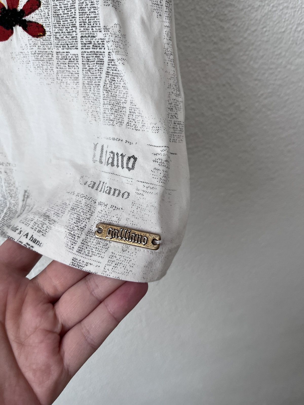 John Galliano Vintage Galliano Newspaper Print Tee Y2K Archive M Size M / US 6-8 / IT 42-44 - 6 Thumbnail