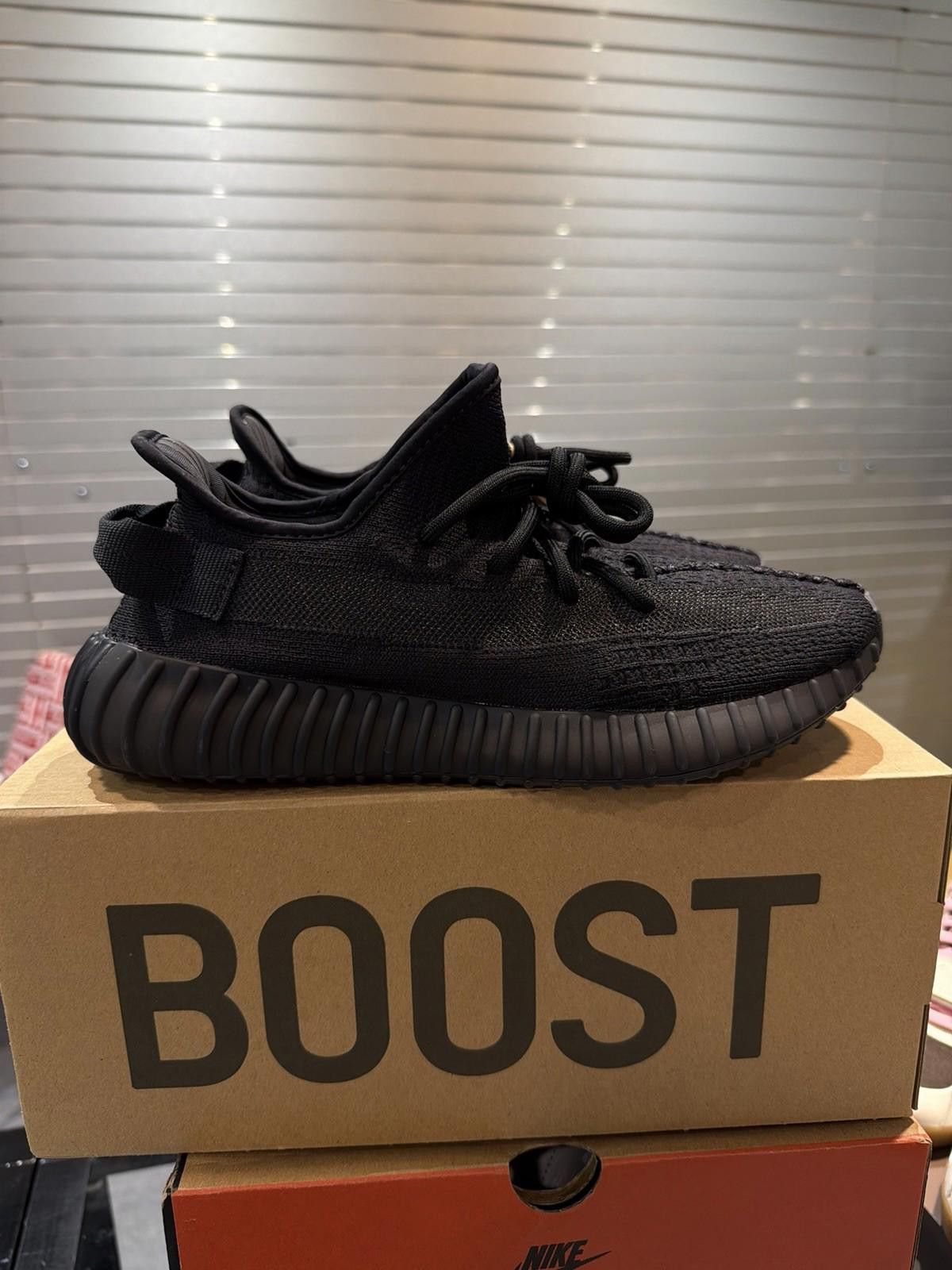 Adidas adidas Yeezy Boost 350 V2 'Onyx' HQ4540 Size 8.5 Men NEW Size US 8.5 / EU 41-42 - 3 Thumbnail