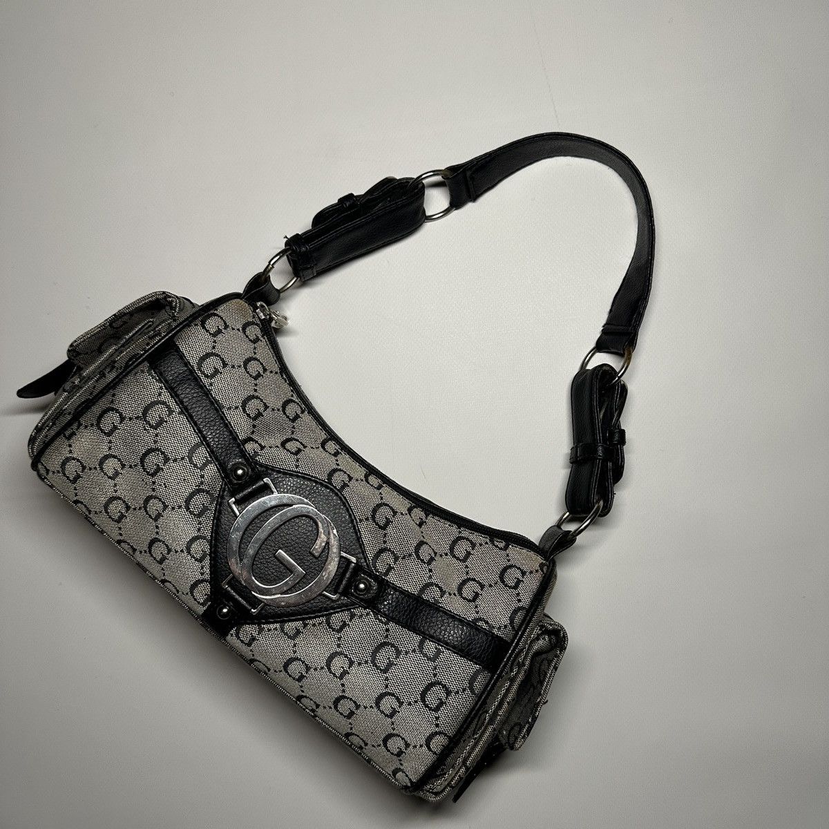Other GUESS STYLE VINTAGE Y2K MONOGRAM SHOULDER BAG Studded Size ONE SIZE - 2 Thumbnail