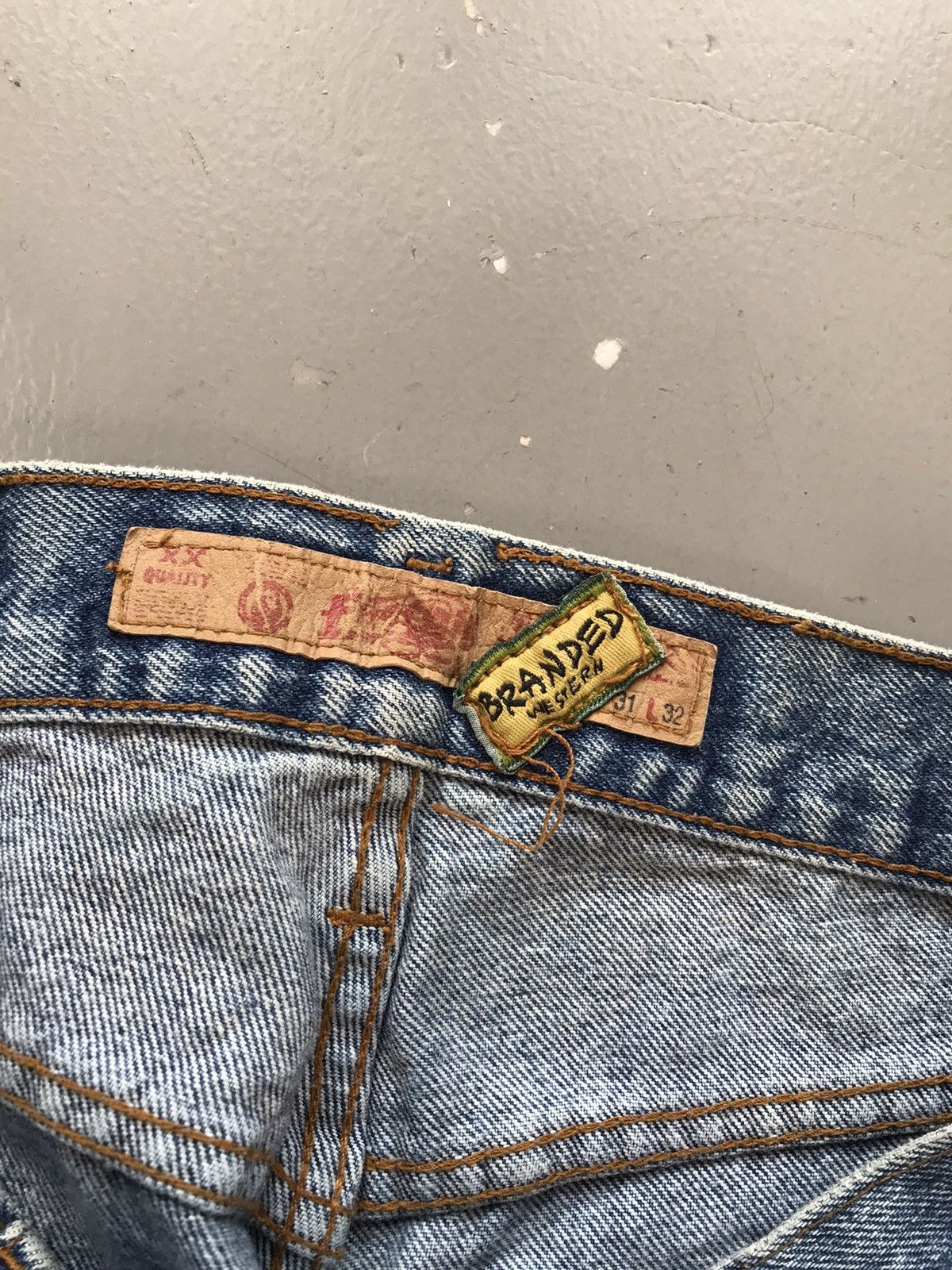 Energie × Vintage Vintage energy trade mark SpellOut animal embroidered denim Size US 30 / EU 46 - 7 Thumbnail