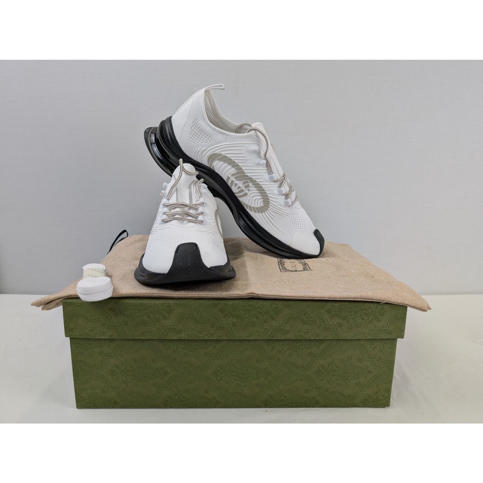 Gucci o1rshd1 Men's Run Sneakers in Black/White Size US 12.5 / EU 45-46 - 18 Thumbnail