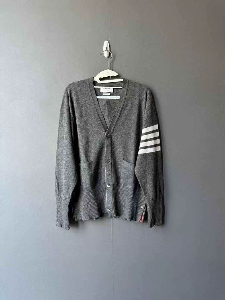 Thom Browne Thom Browne size4 Medium gray cashmere cardigan Size US XL / EU 56 / 4 - 1 Thumbnail