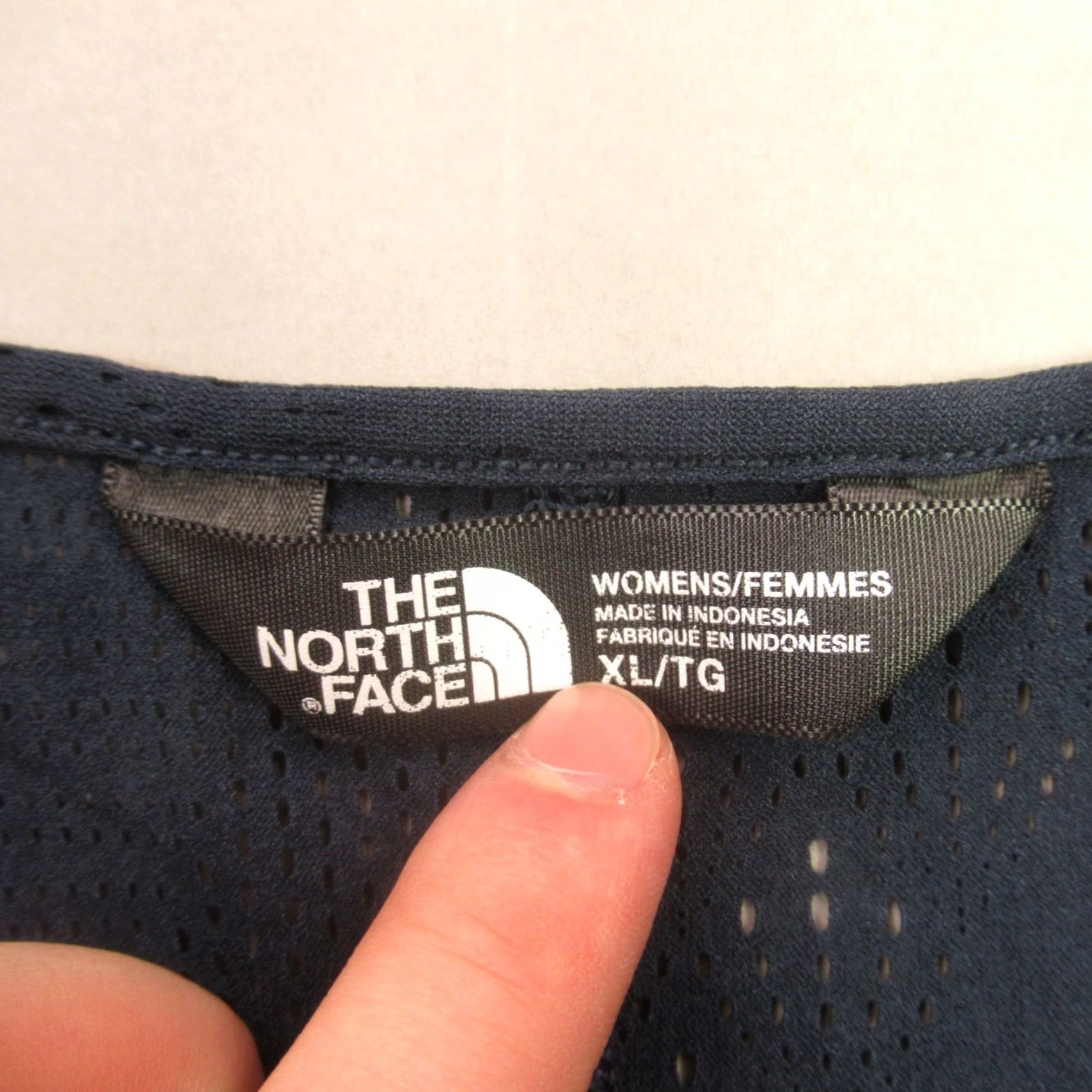 The North Face The North Face Tank Top Womens XL Sleeveless Lightweight Navy Crew Neck - Shop Now Size XL / US 12-14 / IT 48-50 - 4 Thumbnail