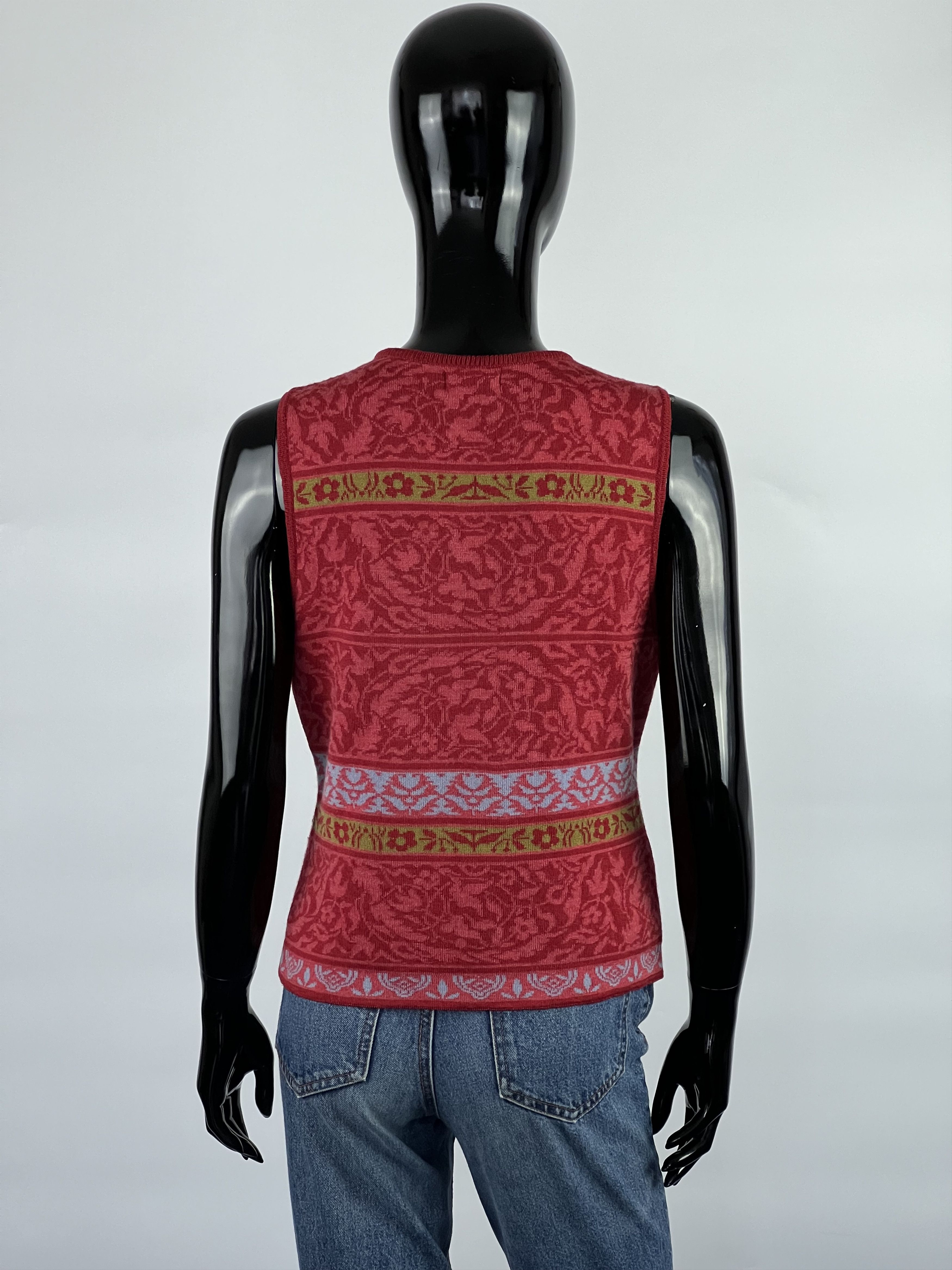 Designer Oleana Norway Floral Wool Silk Knit Top Vest Size XS/S Size S / US 4 / IT 40 - 2 Thumbnail
