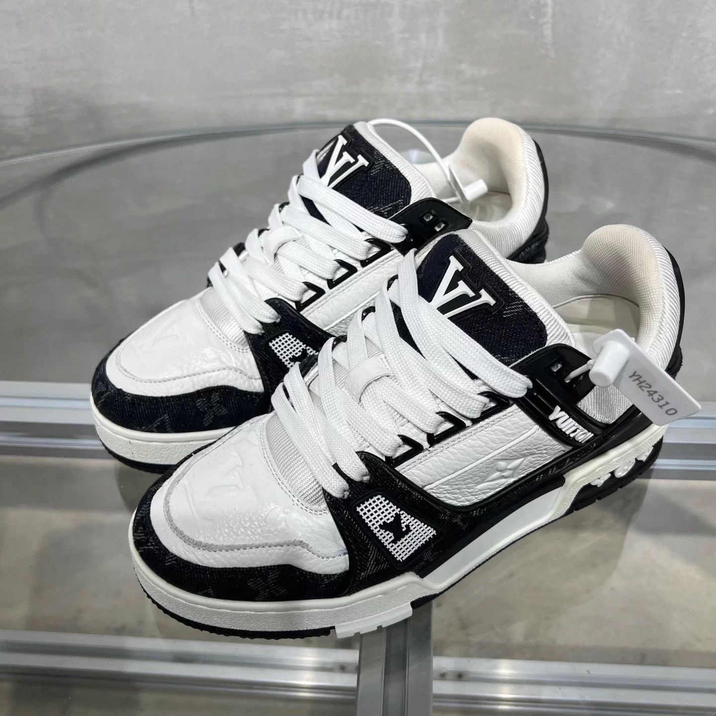 Louis Vuitton LV Trainer B&W Denim Box UK2.5 36.5 Size US 5.5 / IT 35.5 - 2 Thumbnail