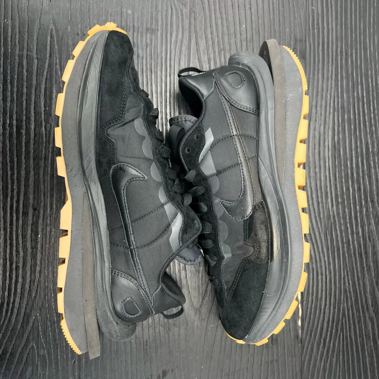 Nike Nike sacai vaporwaffle black gum 44.5 99 new w/ box Size US 11.5 / EU 44-45 - 2 Thumbnail
