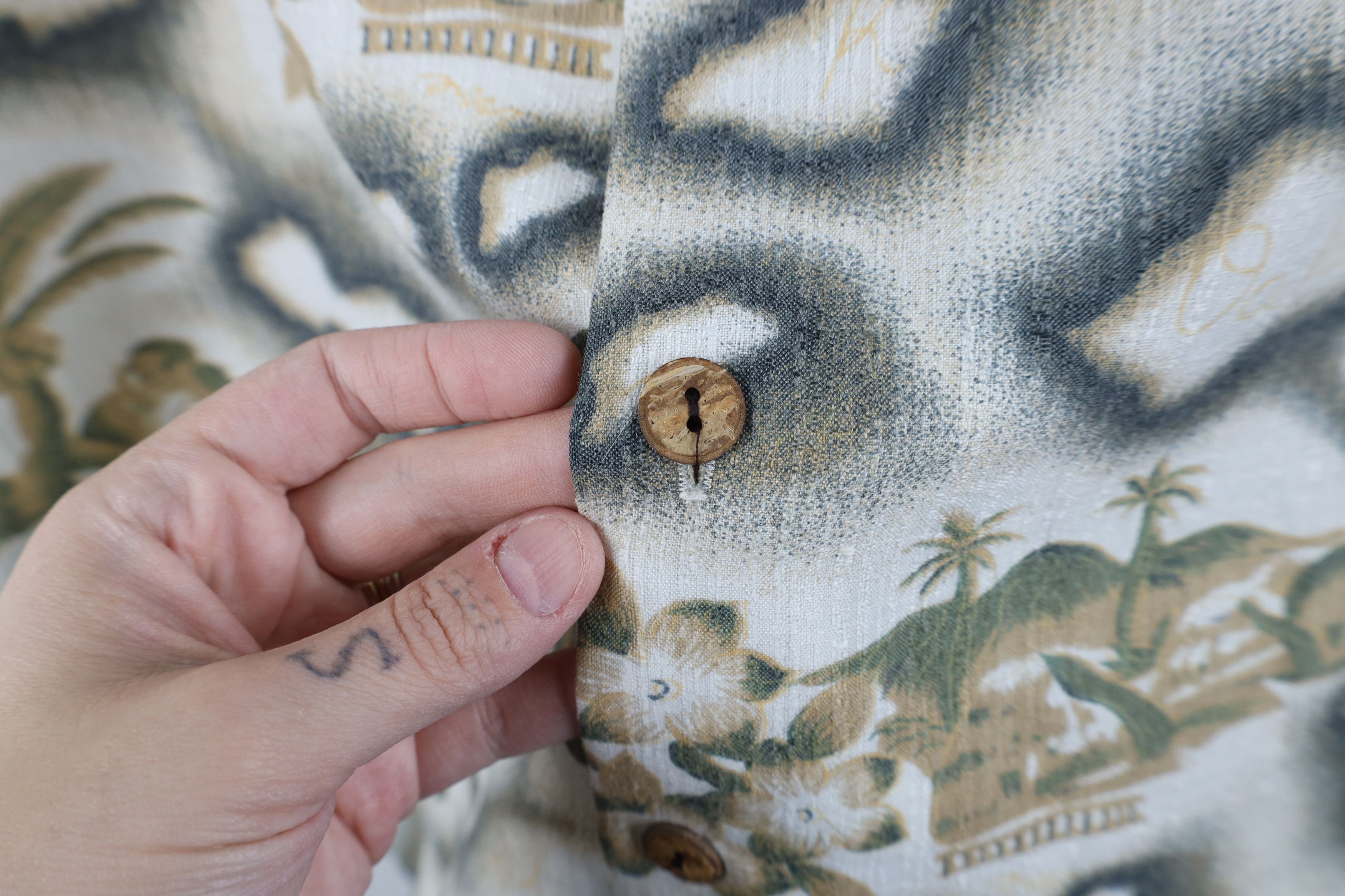 Vintage Vintage 70s Streetwear Collar Luau Hawaiian Button Shirt Size US L / EU 52-54 / 3 - 8 Thumbnail